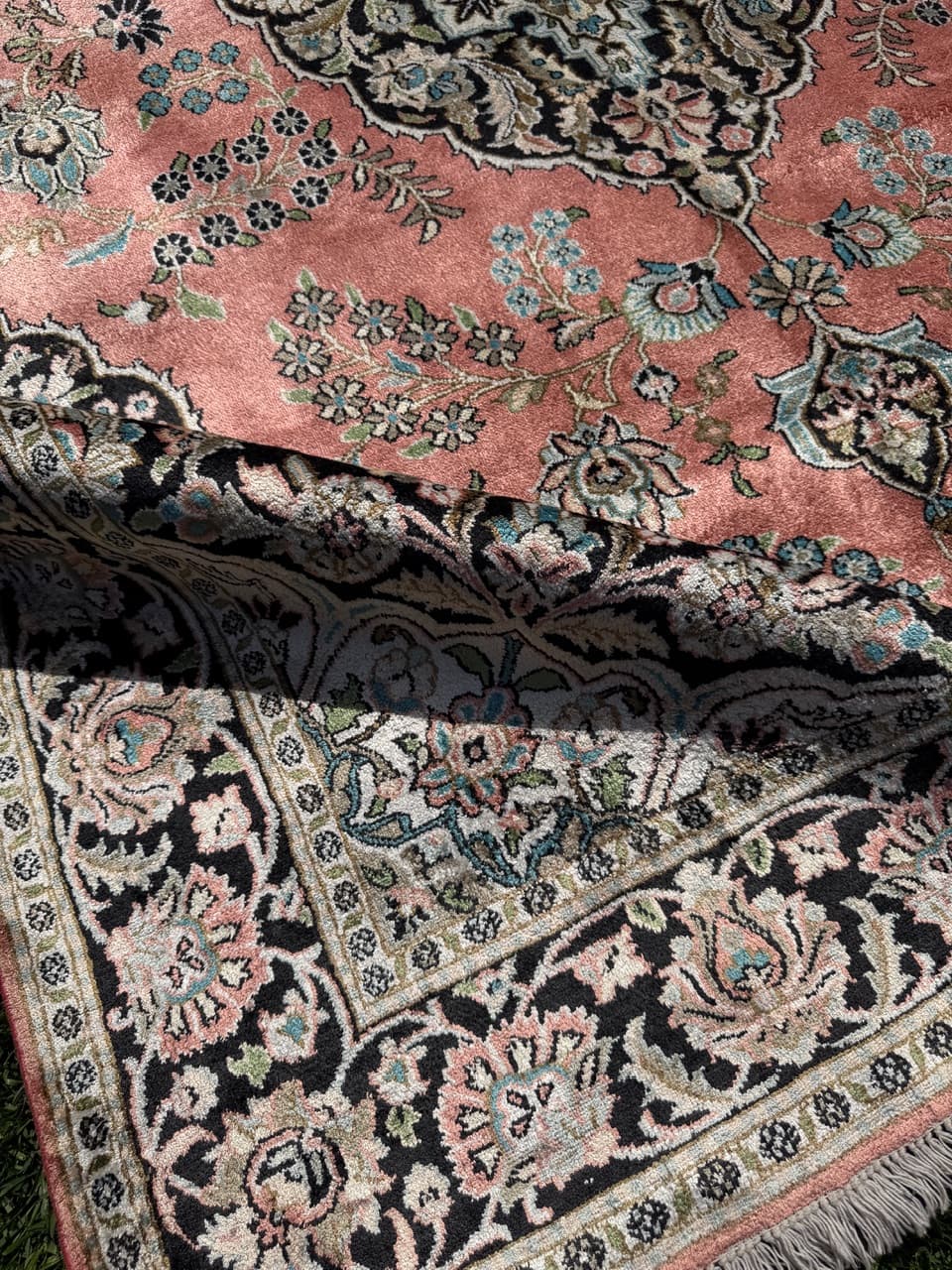 Rug Ghoum, 280x175 cm, pink silk, white cotton, India - 308936