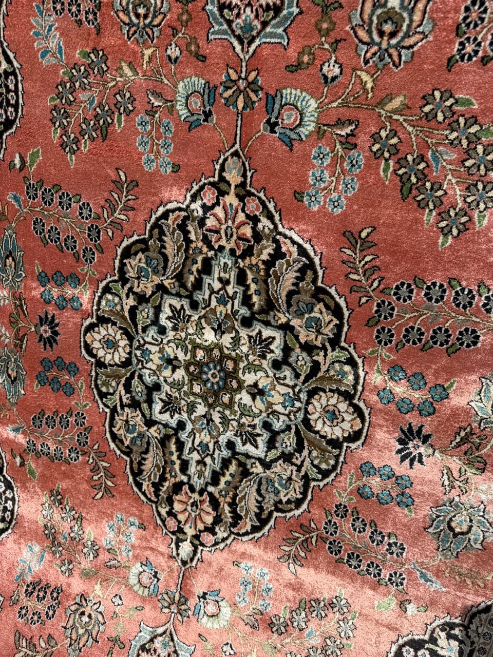 Rug Ghoum, 280x175 cm, pink silk, white cotton, India - 308931