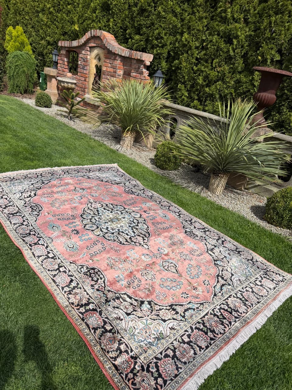 Rug Ghoum, 280x175 cm, pink silk, white cotton, India - 308938