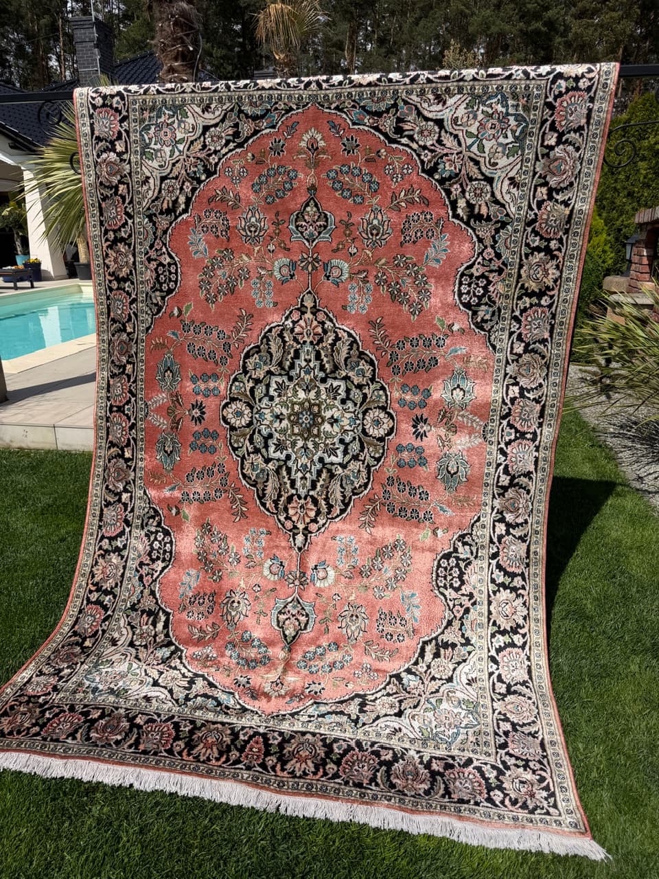 Rug Ghoum, 280x175 cm, pink silk, white cotton, India - 308925
