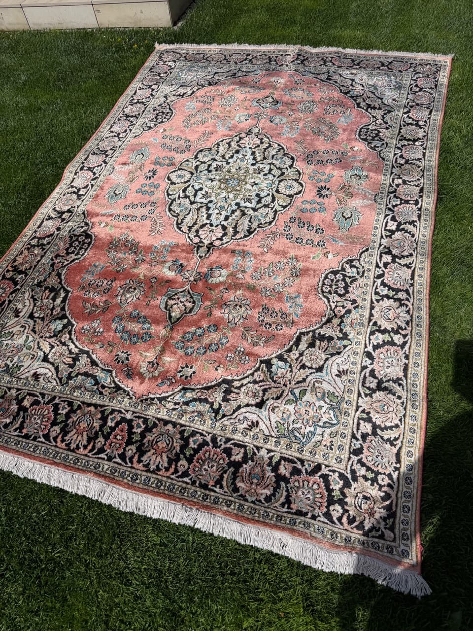 Rug Ghoum, 280x175 cm, pink silk, white cotton, India - 308934