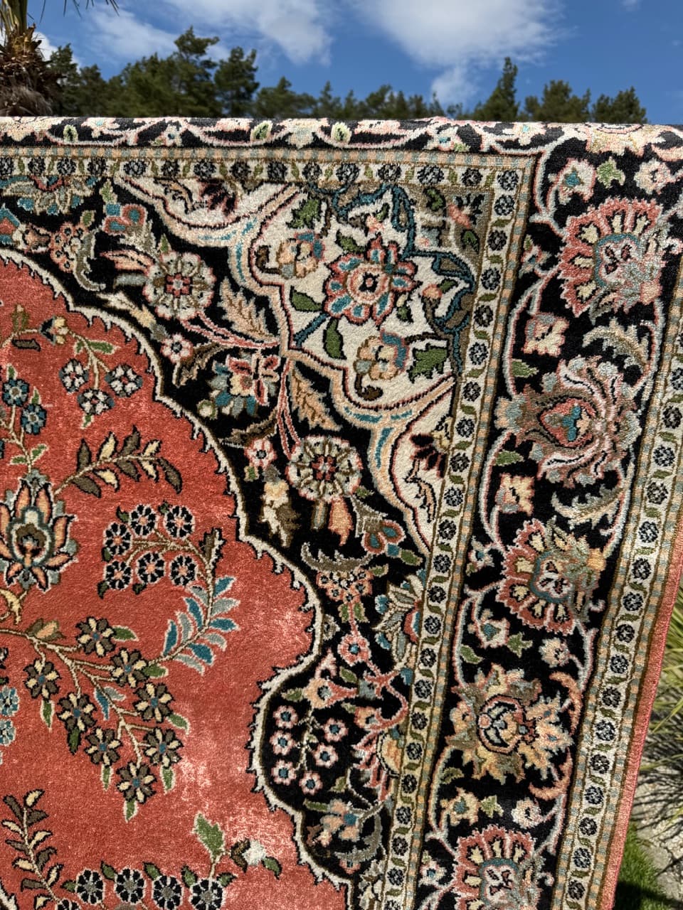 Rug Ghoum, 280x175 cm, pink silk, white cotton, India - 308928
