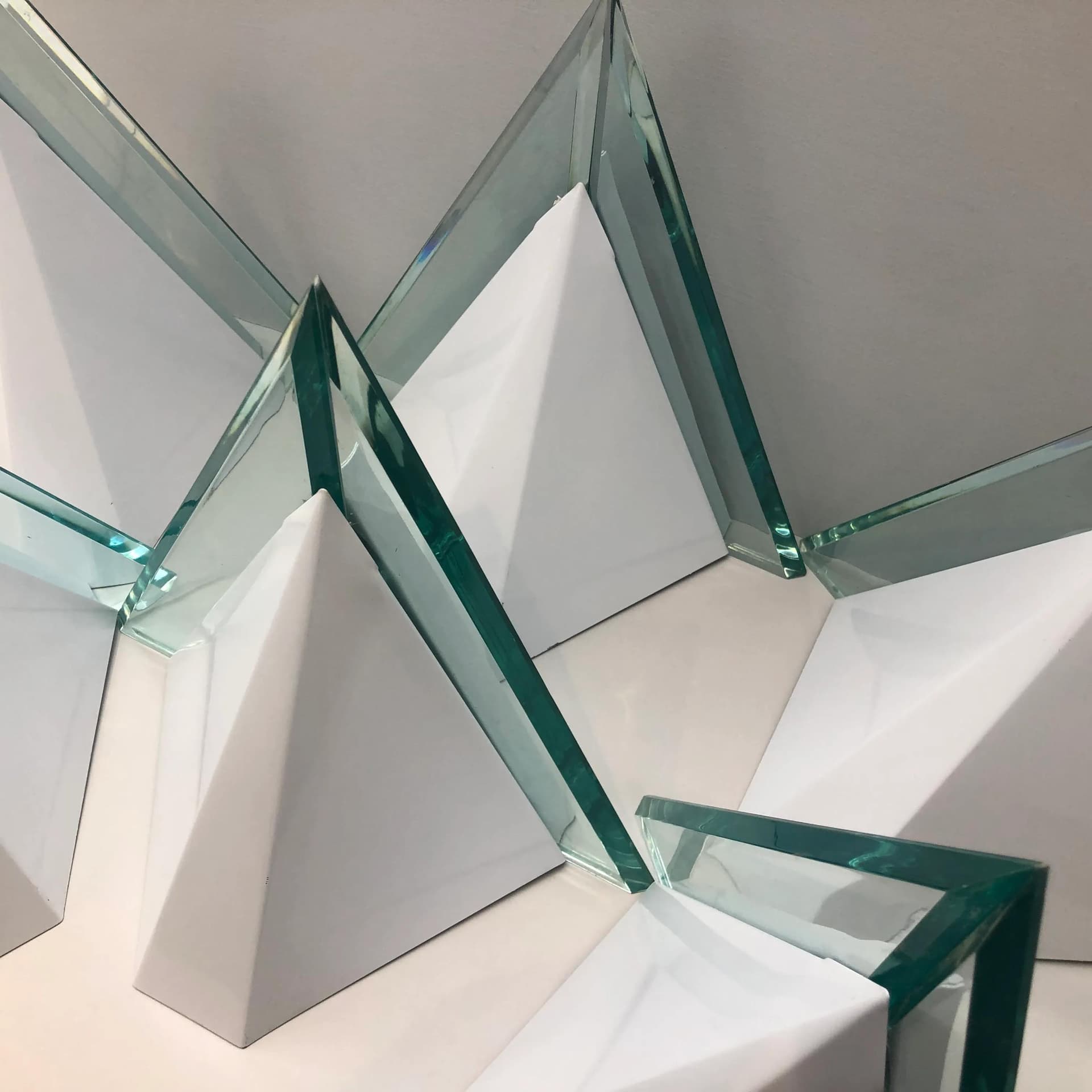 Komplet kinkietów, postmodernizm, metal biały, akryl transparentny, Niemcy, lata 90. - 22763