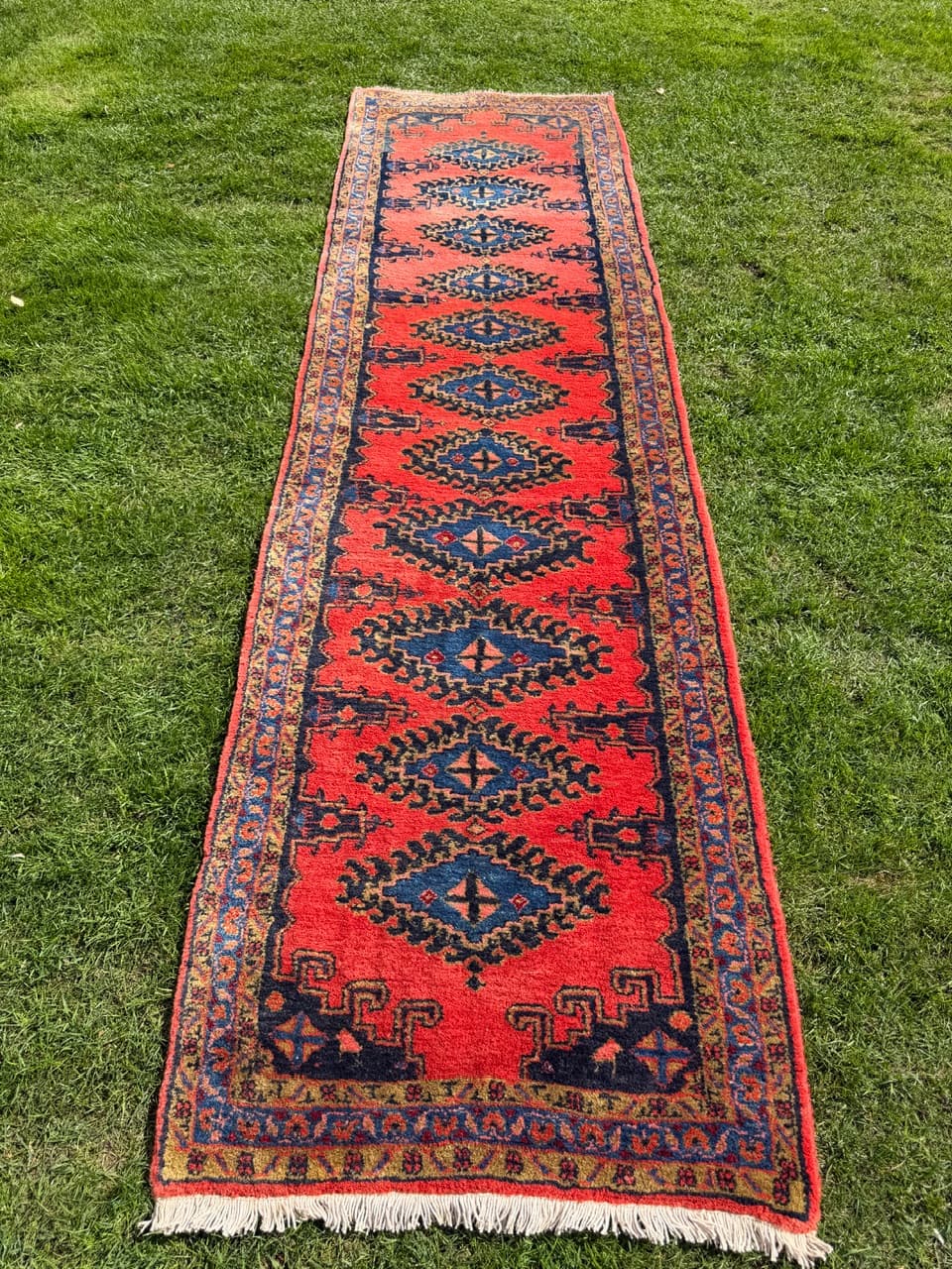 Runner Wiss 300x87 cm, red, wool, Iran, 1980s. - 309247