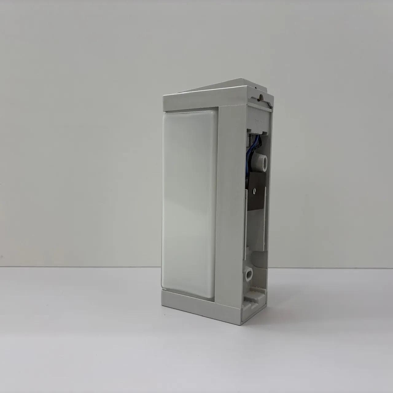 Szary, bakelitowy kinkiet, ERCO Leuchten, Niemcy, lata 80. - 22758