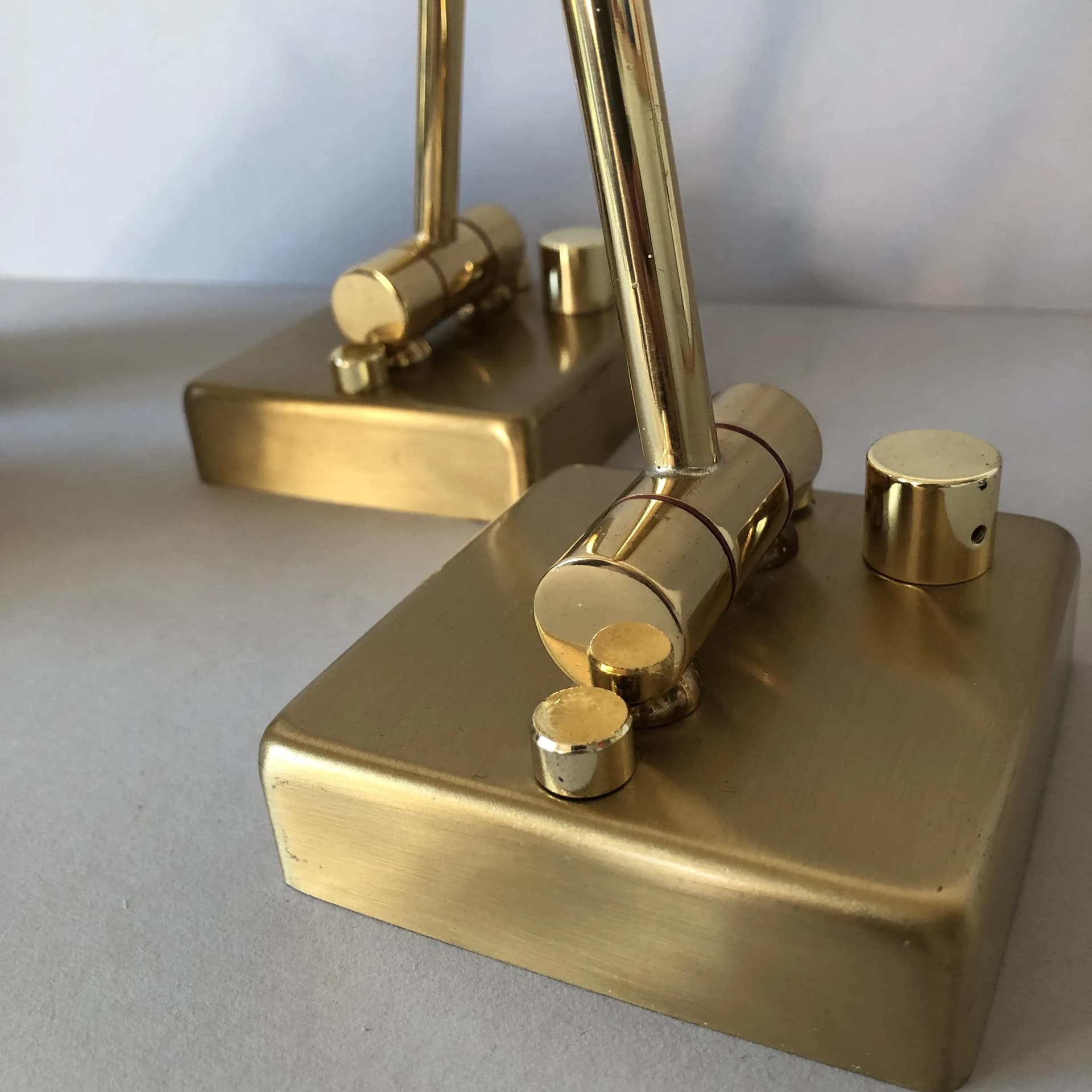 Mosiężna, modernistyczna para kinkietów, Holtkötter, Niemcy, lata 70. - 22746