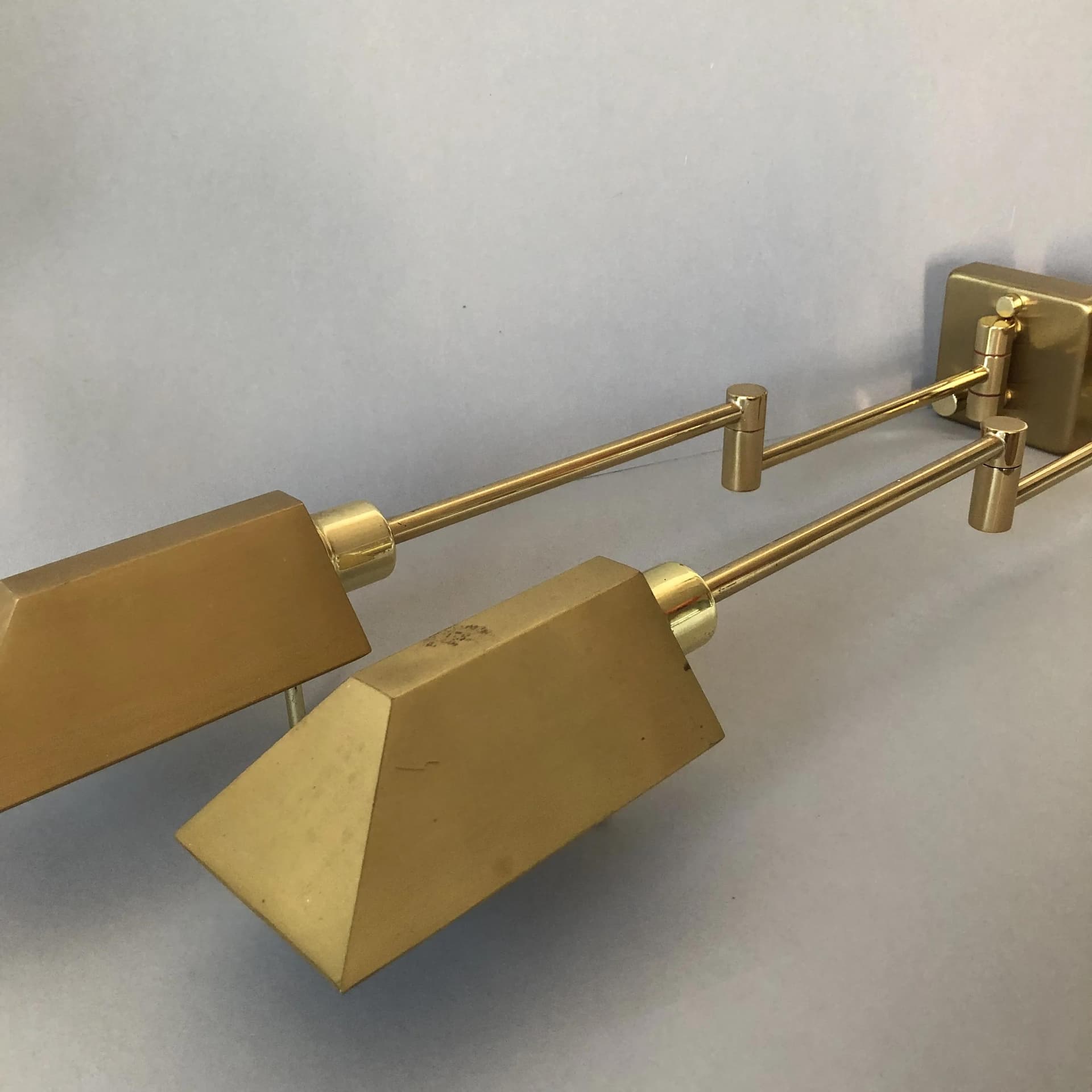 Mosiężna, modernistyczna para kinkietów, Holtkötter, Niemcy, lata 70. - 22742