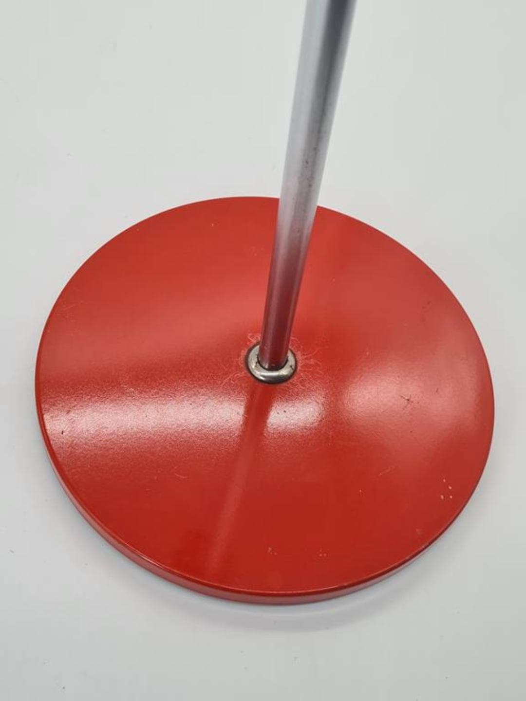 Lampa biurkowa 661, czerwony metal, chrom, NRD, lata 70. - 309718