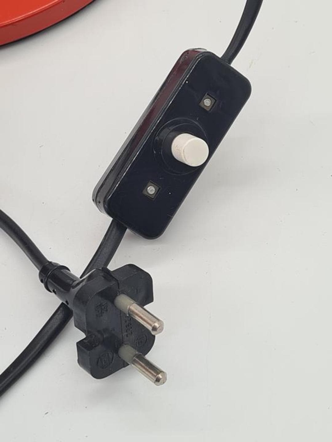 Lampa biurkowa 661, czerwony metal, chrom, NRD, lata 70. - 309717