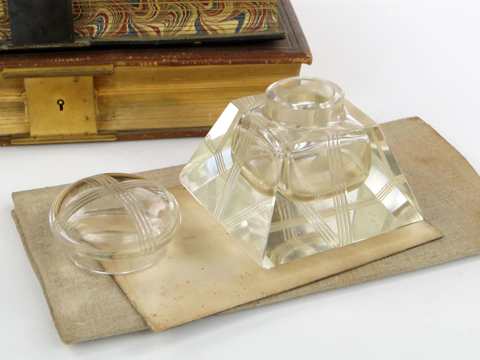 Kałamarz geometryczna secesja, kryształ transparentny, Polska, początek XX w. - 22910