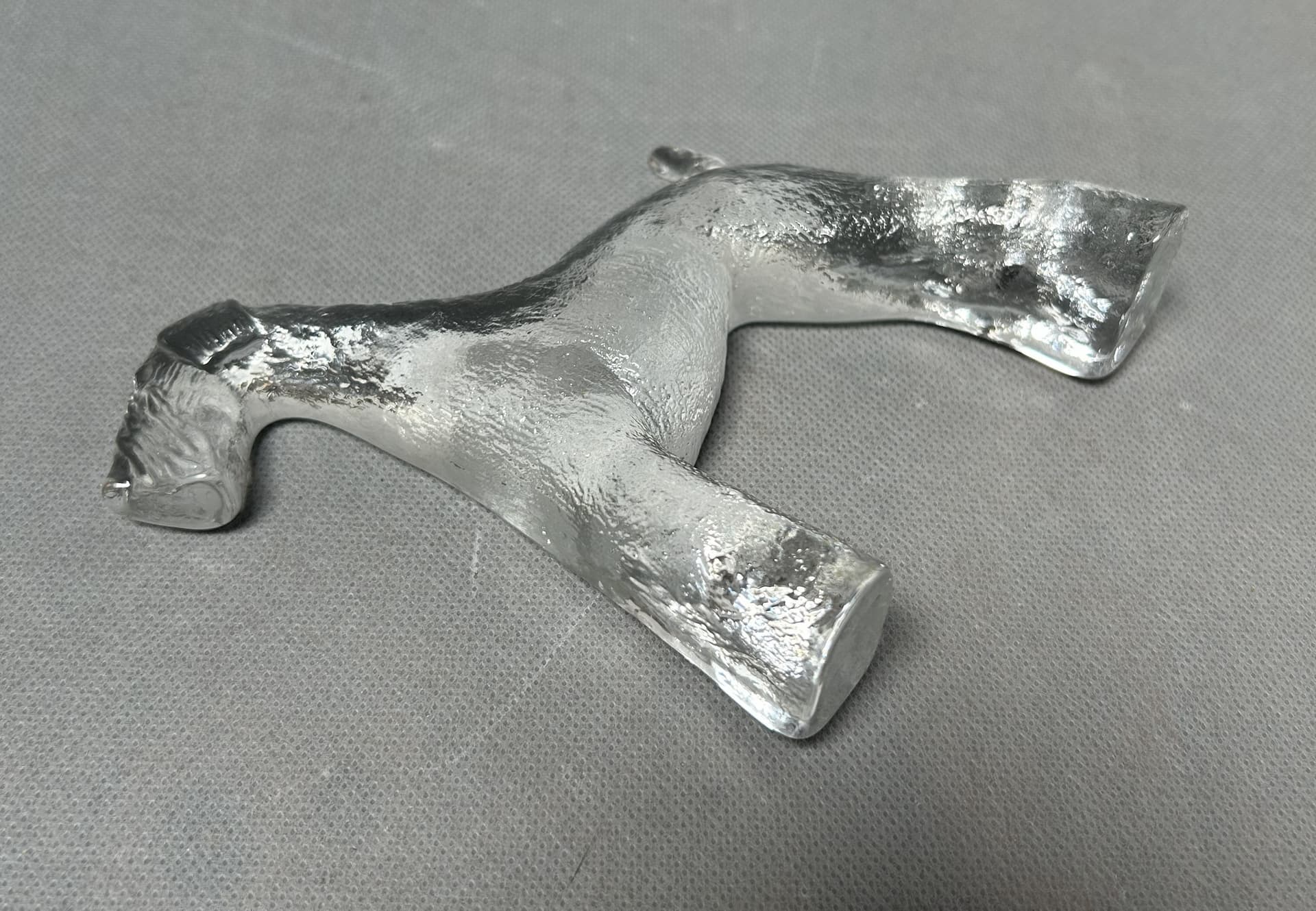 Figurine Dog Kennel, transparent glass, by B. Vallien, Kosta Boda, Sweden, 1970s. - 310571