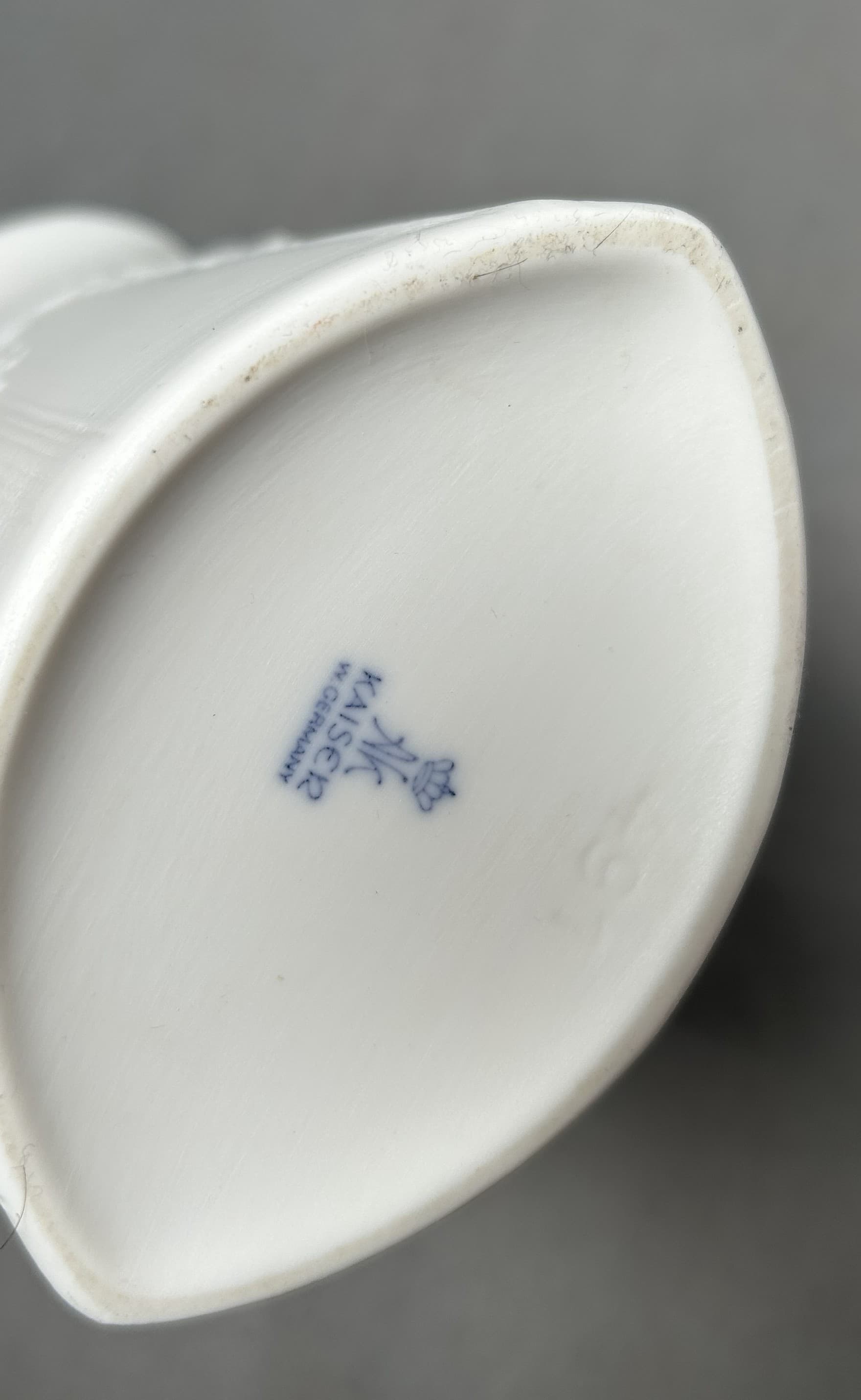 Vase, Kaiser, white bisque porcelain, Germany, 1960s. - 310576