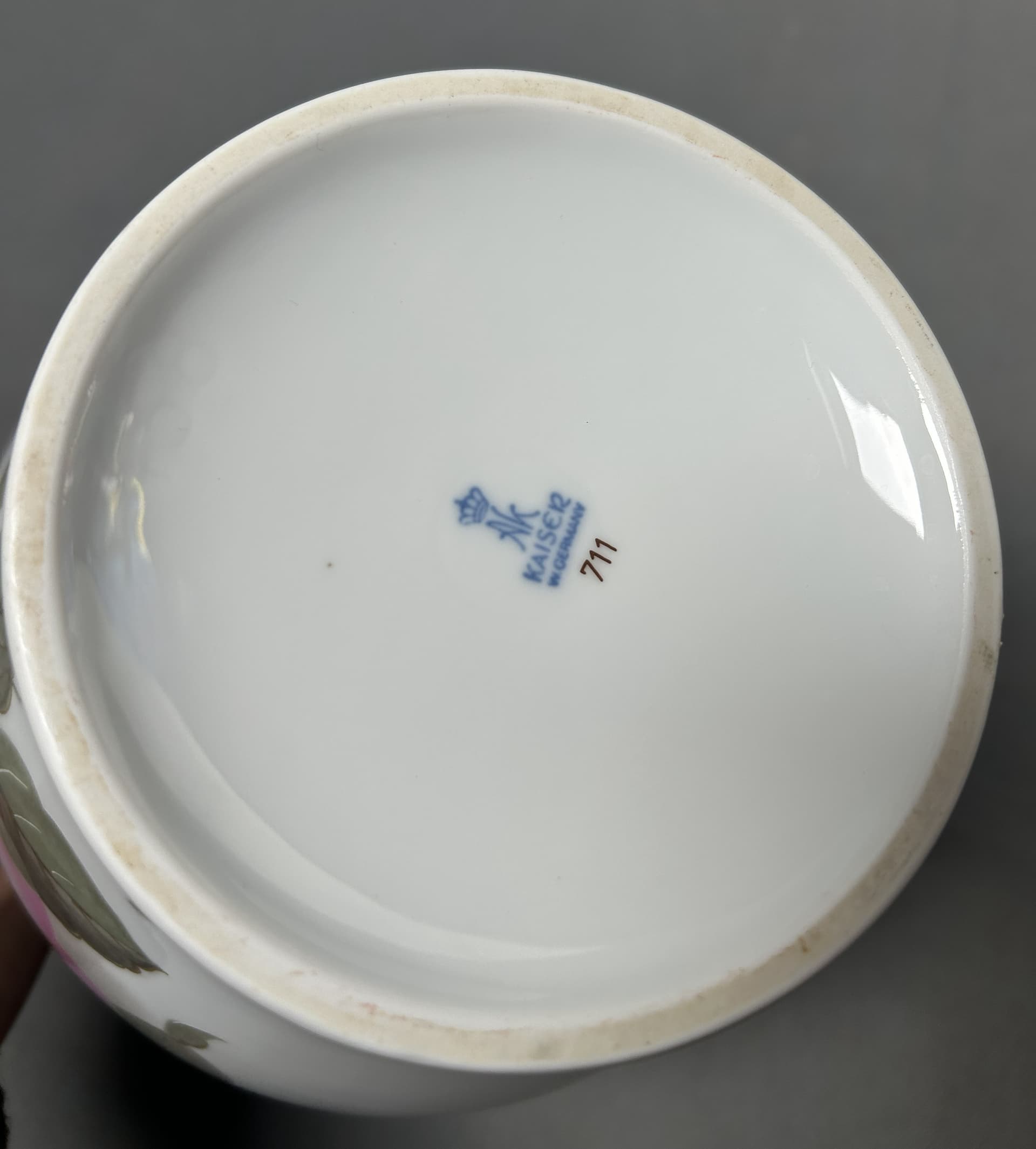 Vase, white porcelain, Kaiser, Germany, 1960s. - 310582