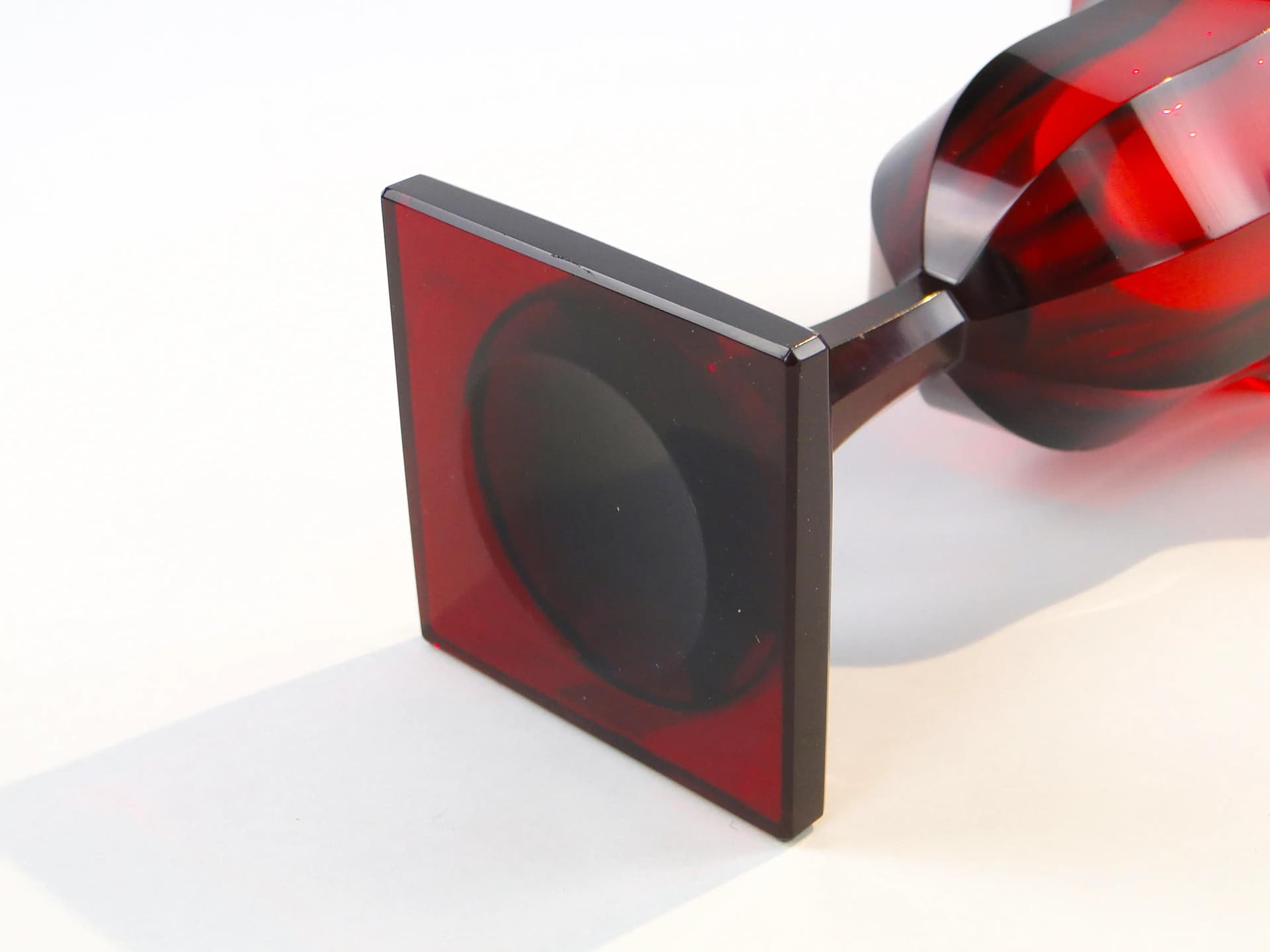 Wazon pucharowy, rubinowy, kryształ, Polska, lata 40. - 22903