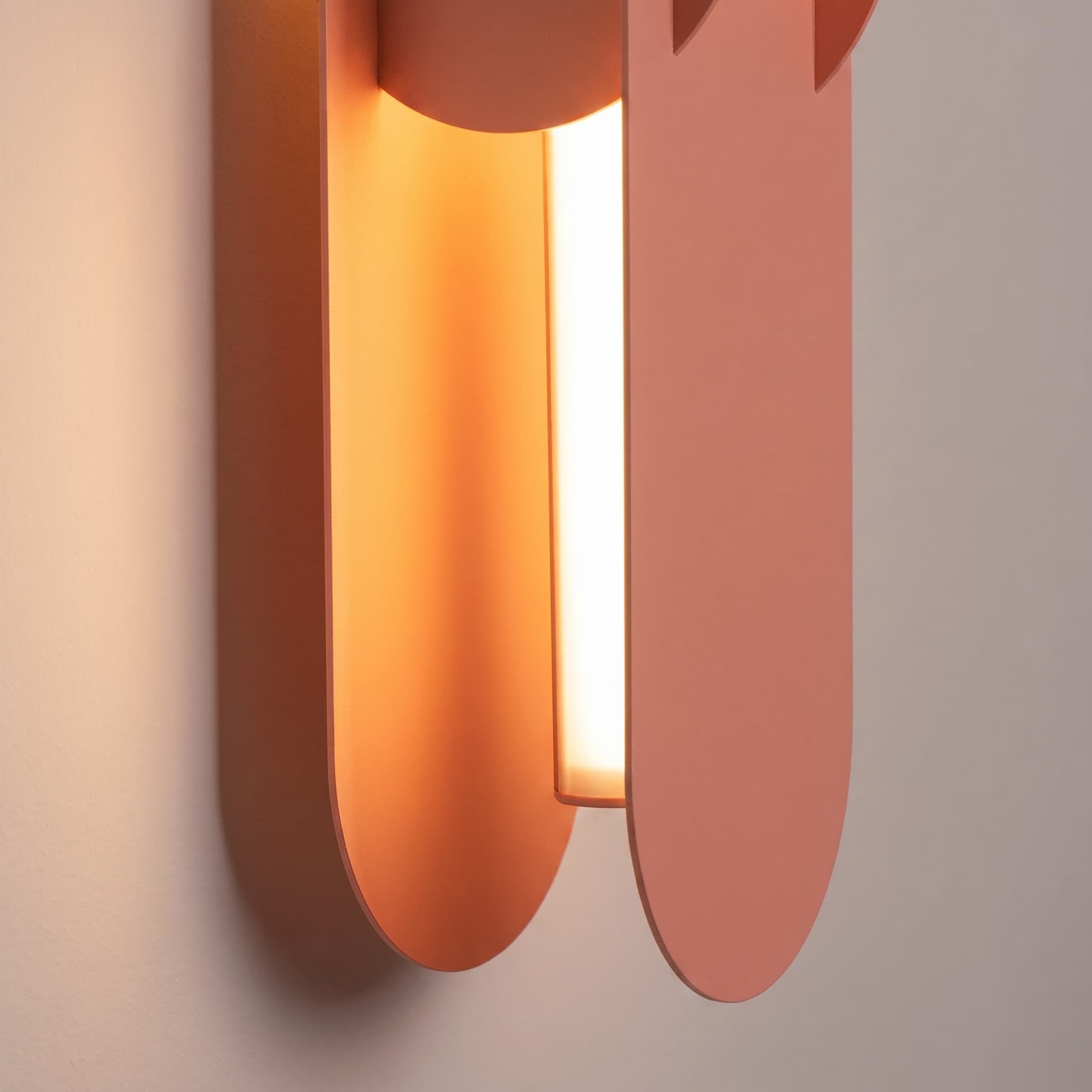 Wall lamp CHAIN 91 cm, peach, Thoro - 310910