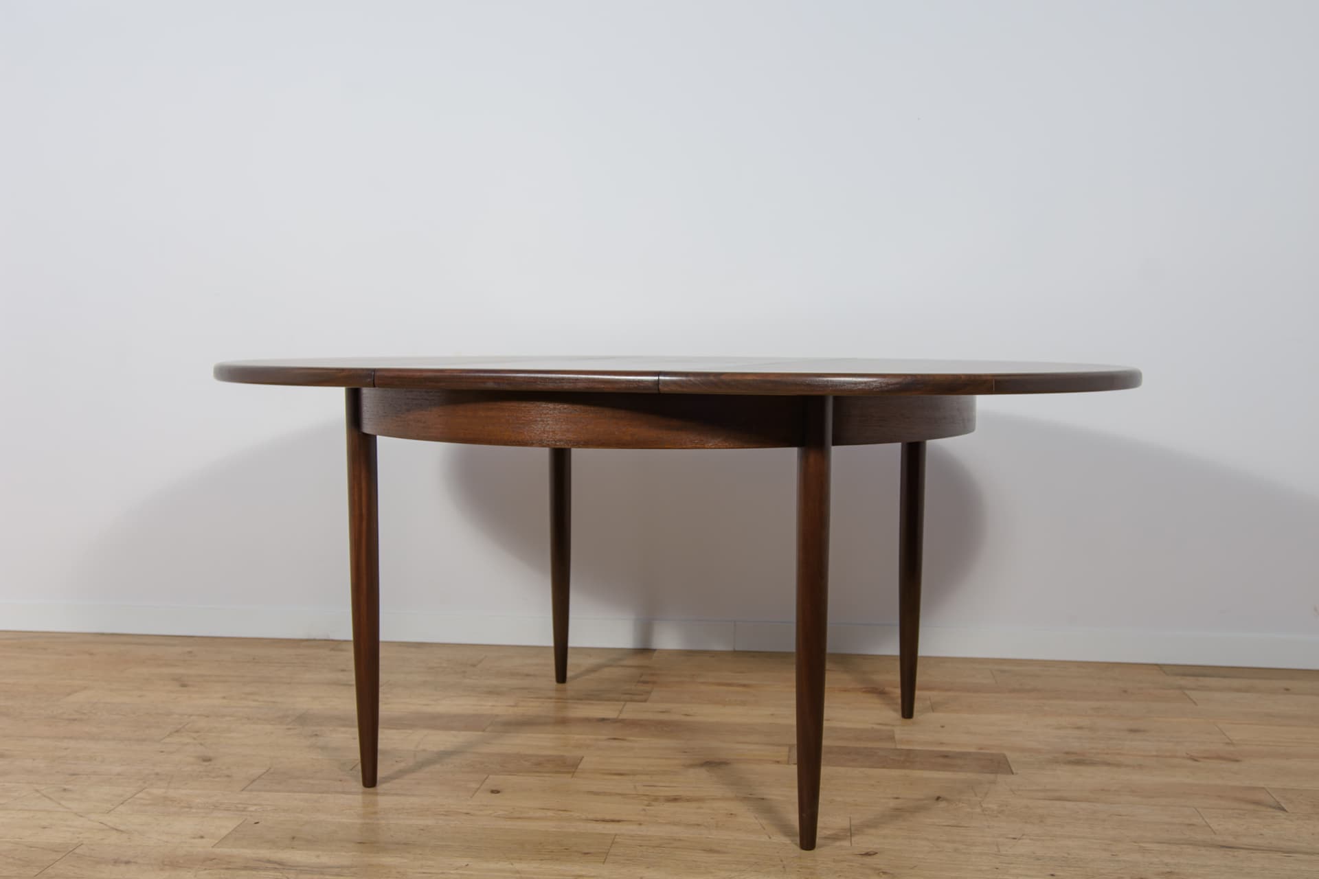 Stół rozkładany okrągły, teak brązowy, G-Plan, Wielka Brytania, lata 60. - 312908