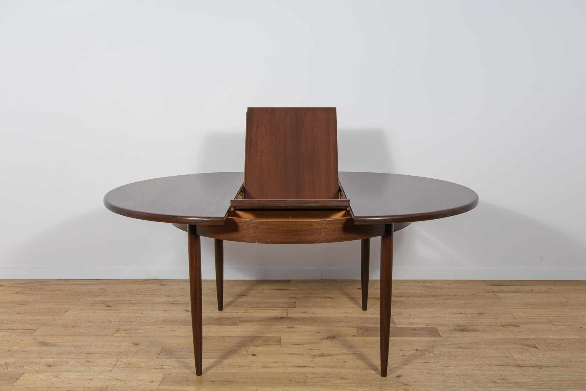 Stół rozkładany okrągły, teak brązowy, G-Plan, Wielka Brytania, lata 60. - 312904
