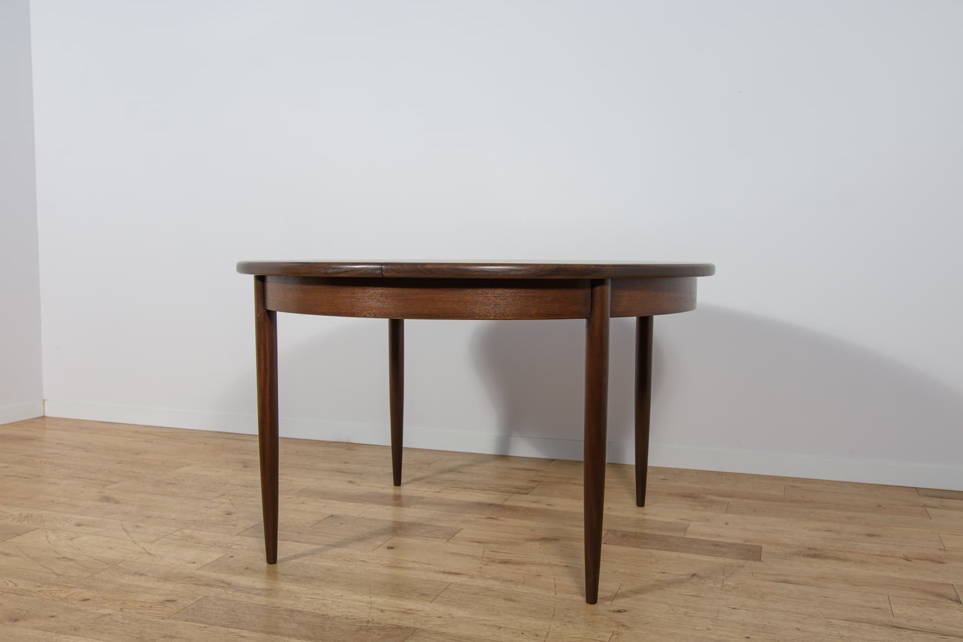 Stół rozkładany okrągły, teak brązowy, G-Plan, Wielka Brytania, lata 60. - 312903