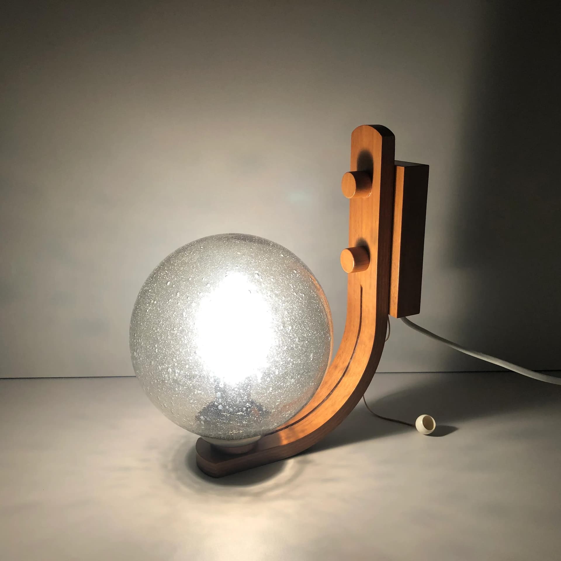 Kinkiet, sklejka jasnobrązowa, szkło przezroczyste, Dania, lata 70. - 23253