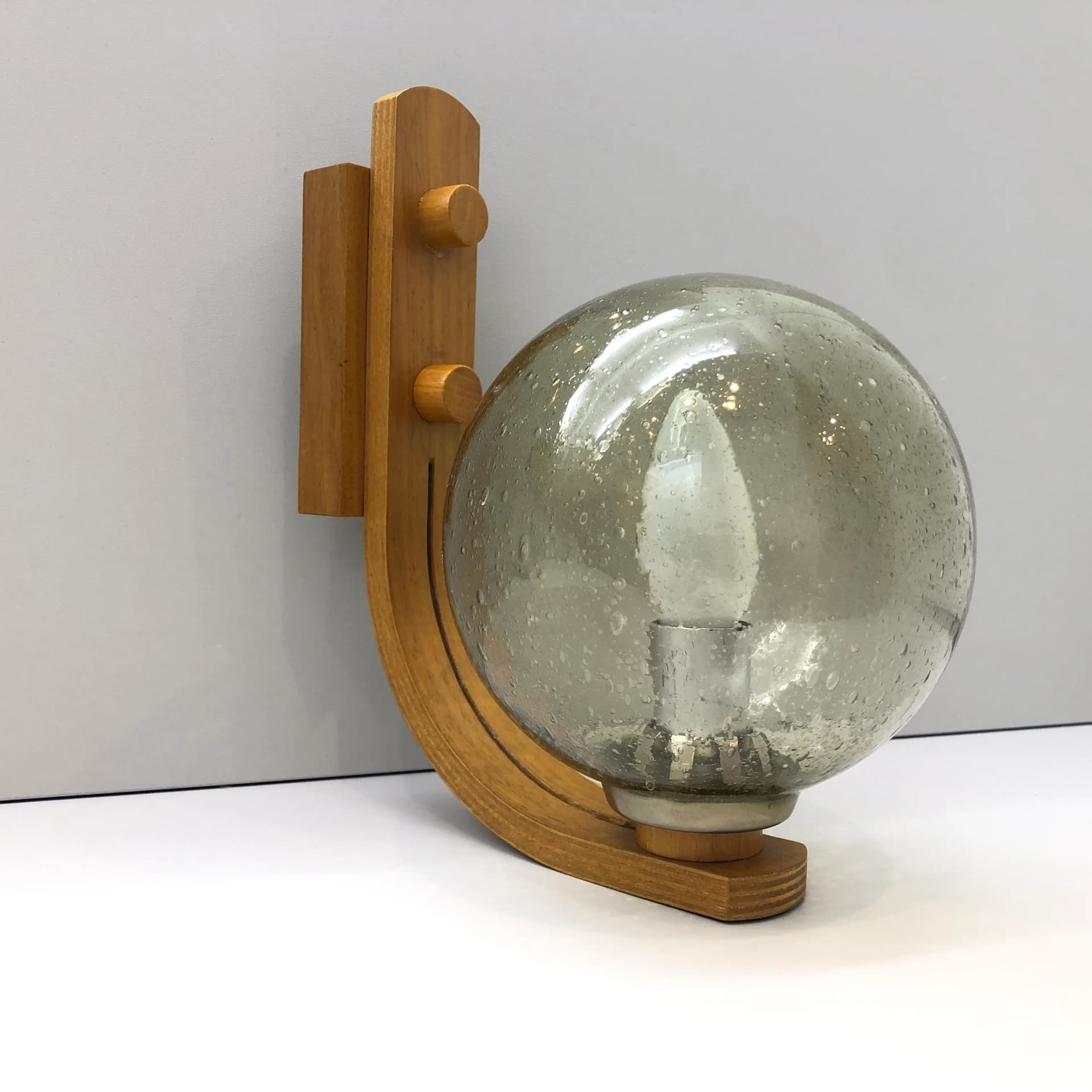 Kinkiet, sklejka jasnobrązowa, szkło przezroczyste, Dania, lata 70. - 23256