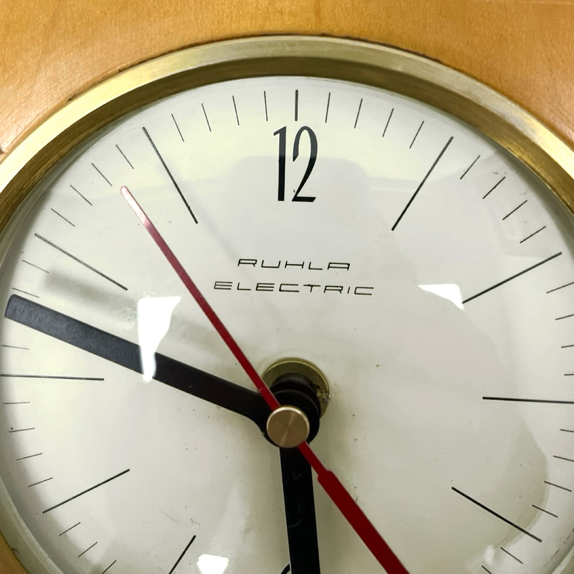 Mantel clock, brown, wood brass glass, Germany, 1970s. - 313111