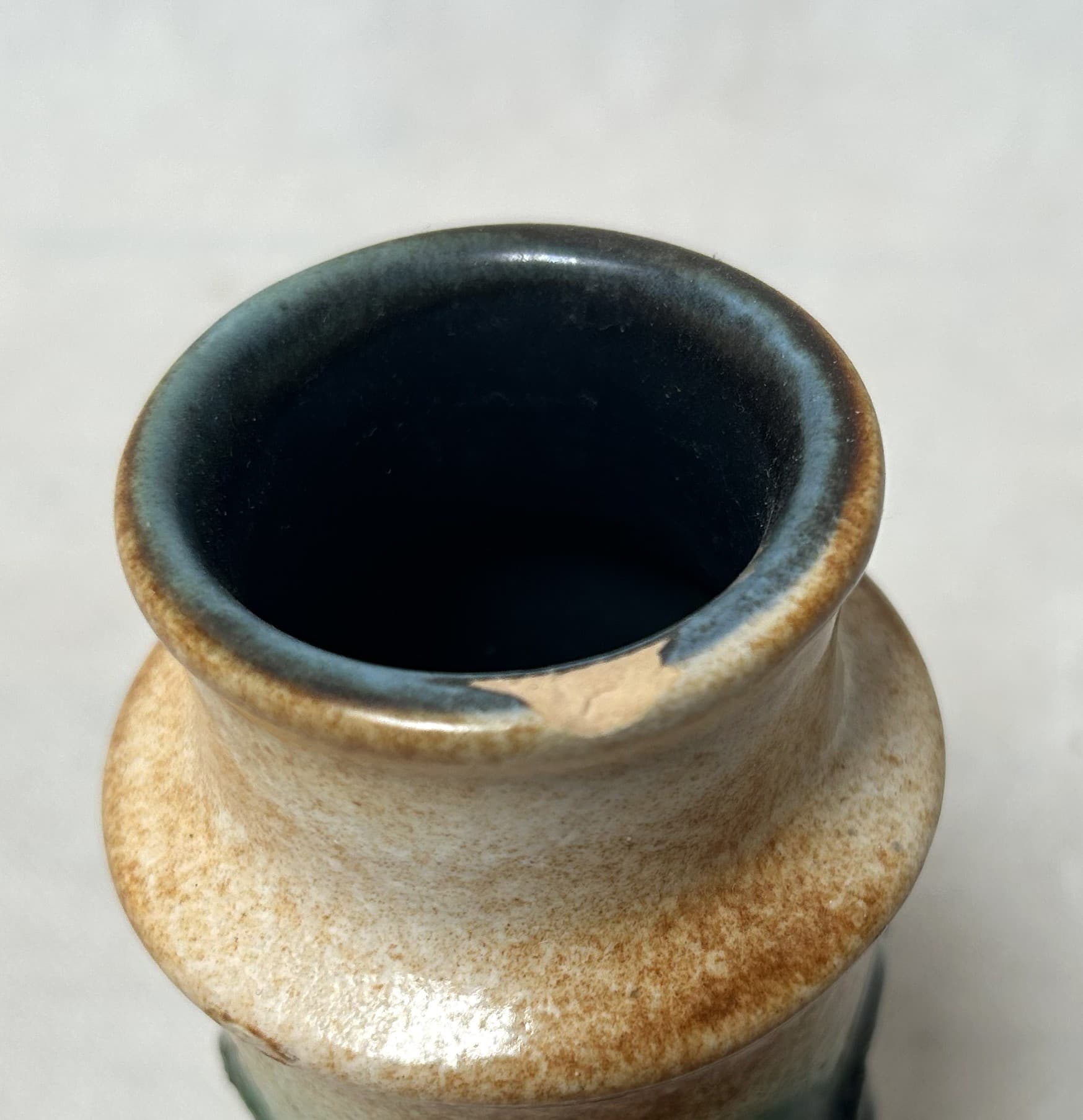 Vase fat lava, brown ceramics, Germany, 1970s. - 313251