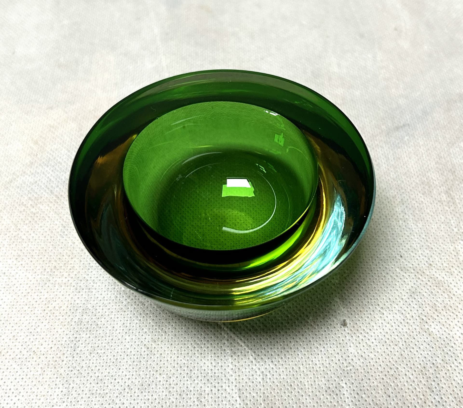 Bowl Sommerso, green, glass, Murano, Italy, 1960s. - 313783