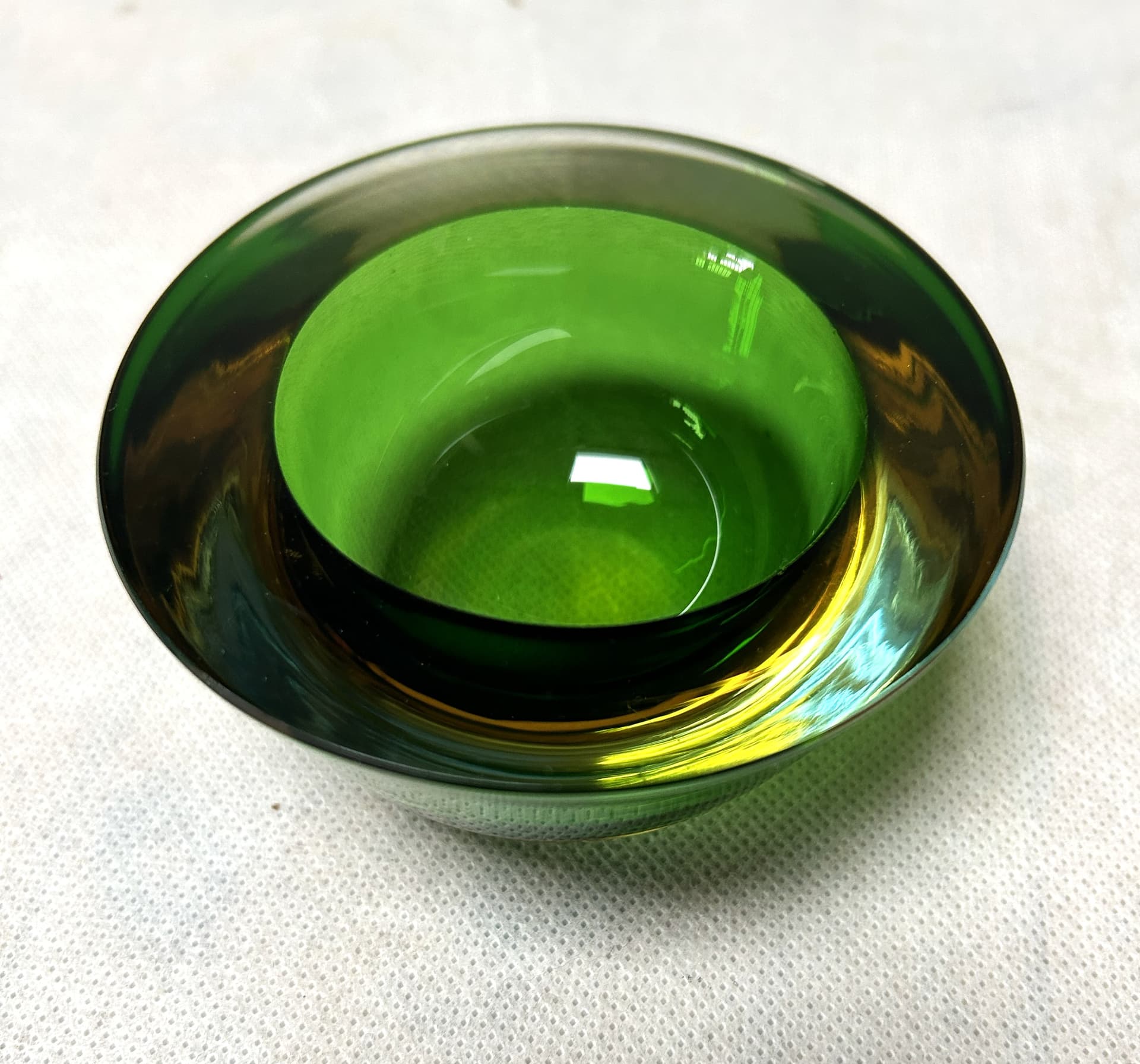Bowl Sommerso, green, glass, Murano, Italy, 1960s. - 313784