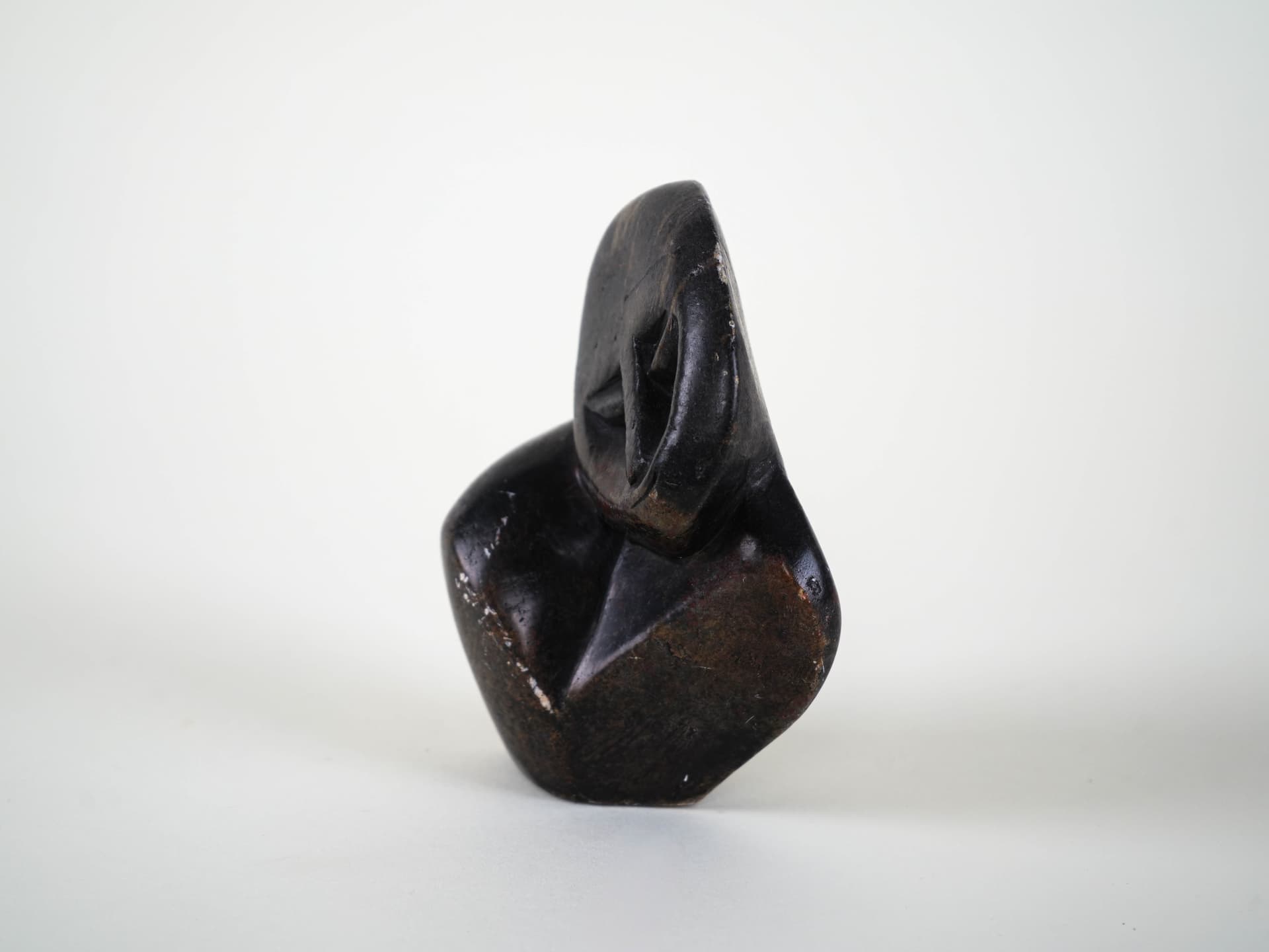 Abstract sculpture, graphite brown red stone, Denmark, 1980s. - 313985