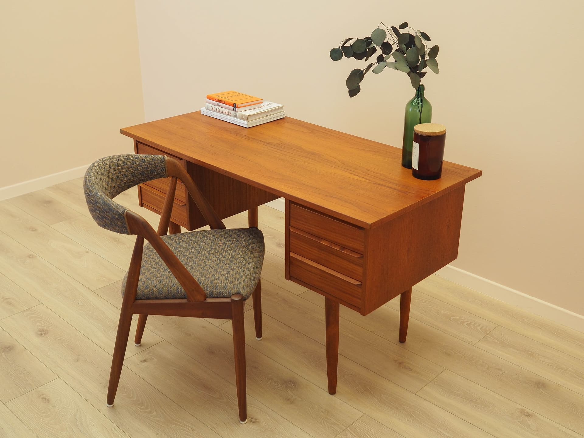 Desk, teak, Denmark, 1970s. - 314091