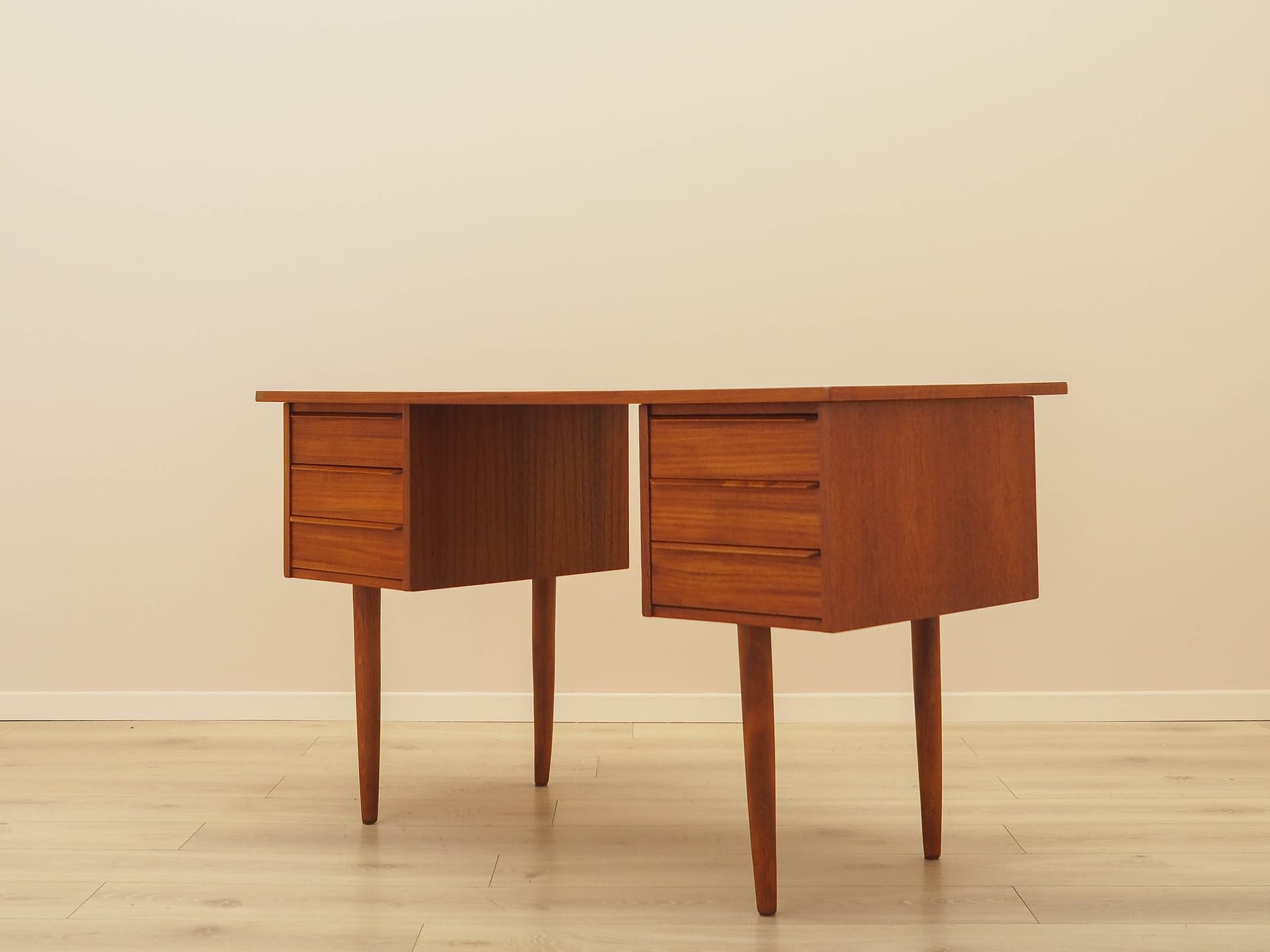Desk, teak, Denmark, 1970s. - 314092