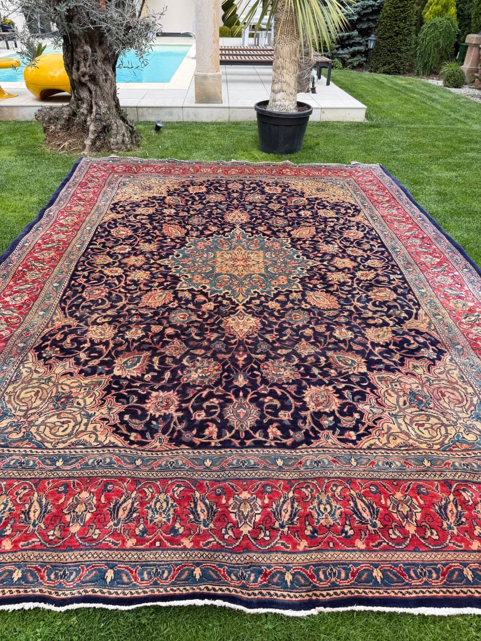 Rug Isfahan 400x300 cm, navy blue, wool, Iran - 314245