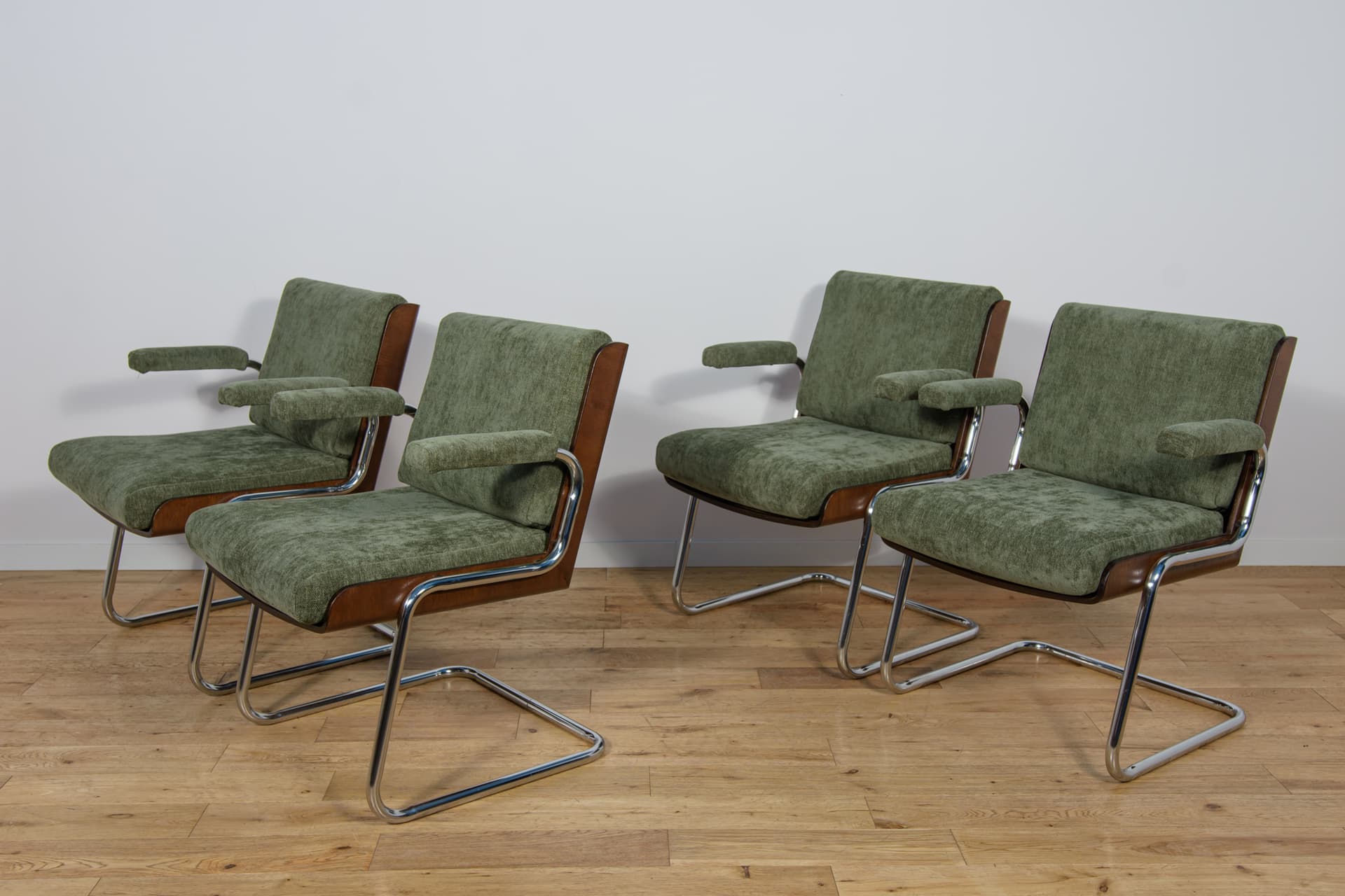 komplet czterech foteli, teak ciemnobrązowy, chrom srebrny, tkanina zielona, Gordon Russell, Wielka Brytania, lata 70. - 314265