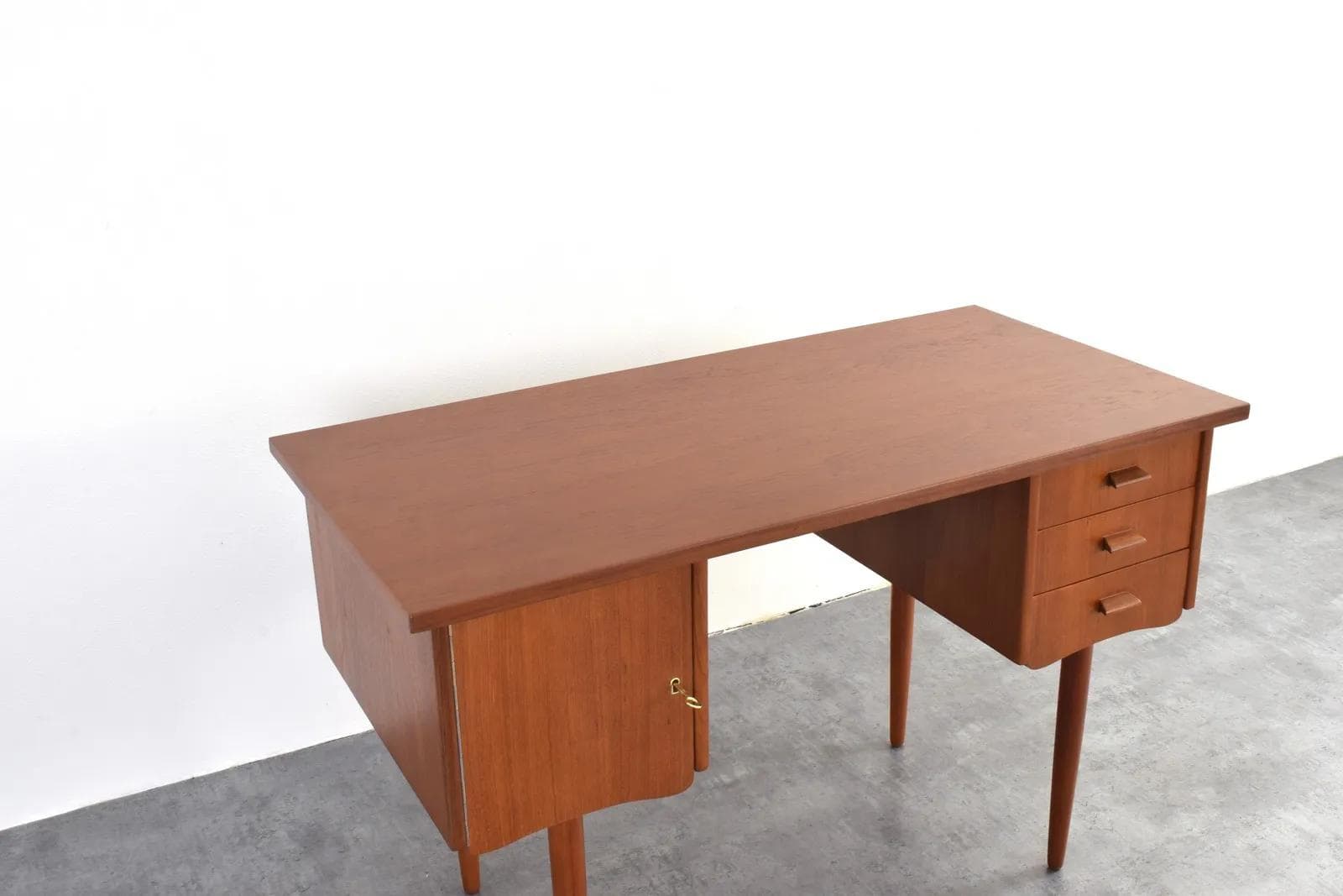 Desk, brown teak, Denmark, 1960s - 316301