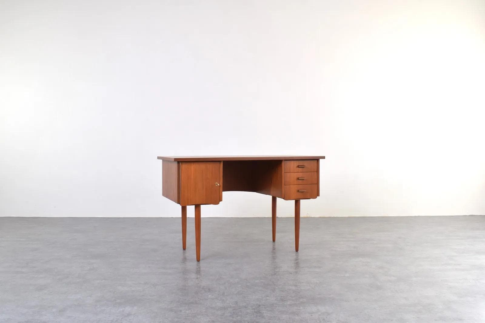 Desk, brown teak, Denmark, 1960s - 316300