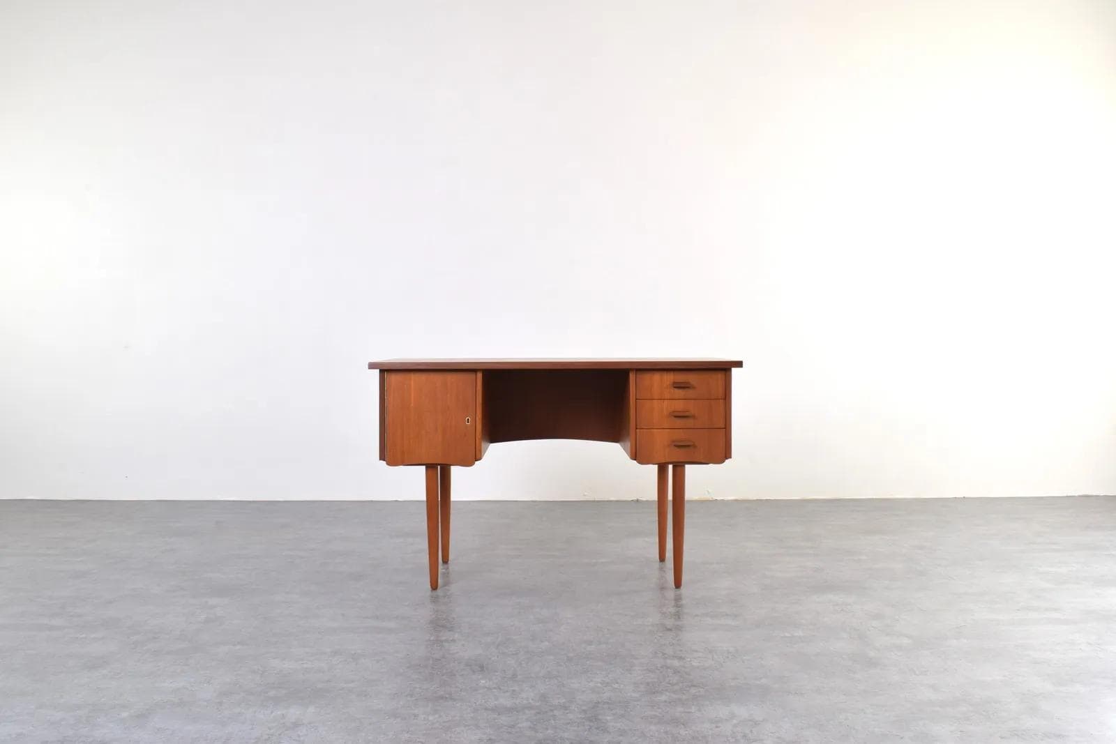 Desk, brown teak, Denmark, 1960s - 316298
