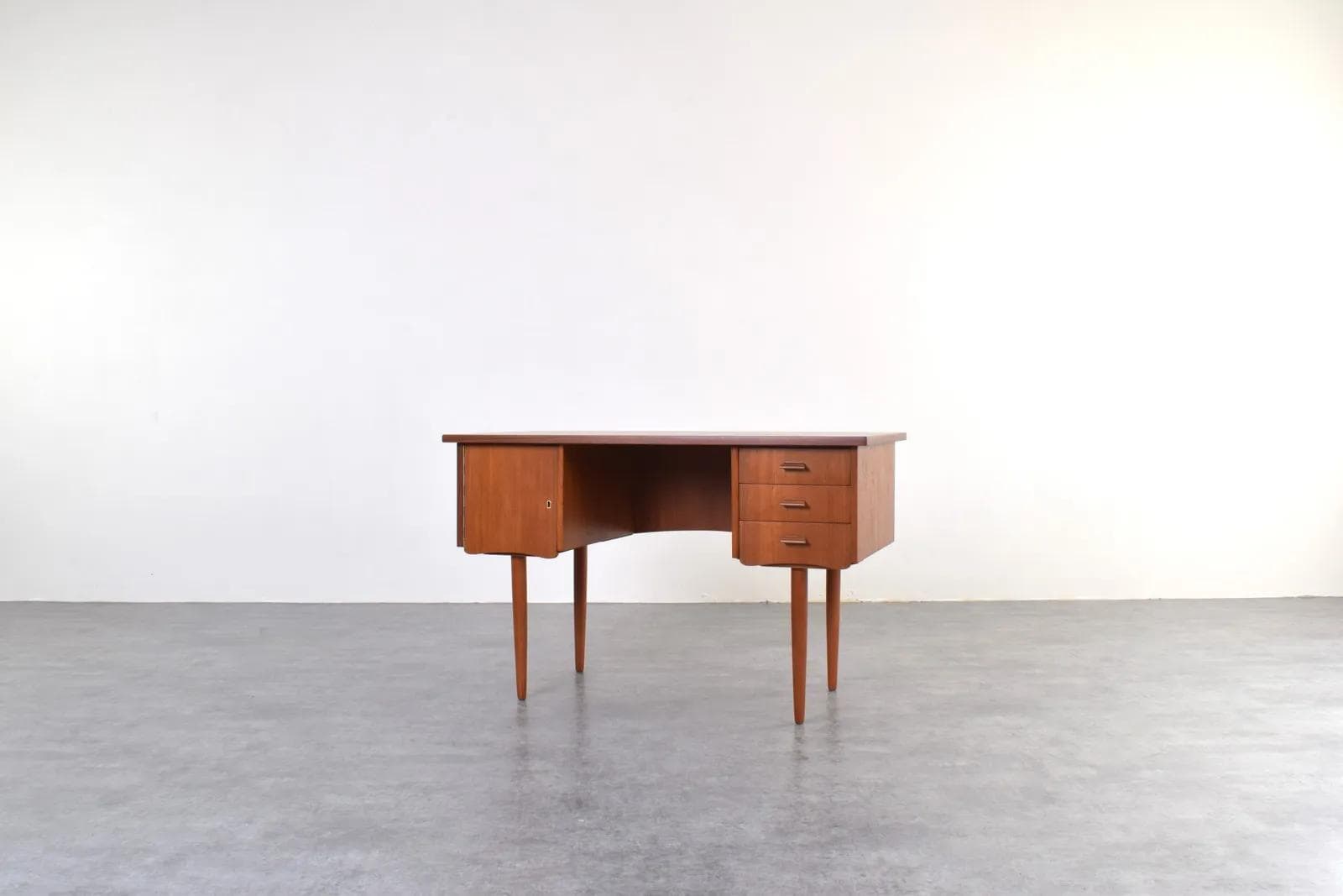 Desk, brown teak, Denmark, 1960s - 316297