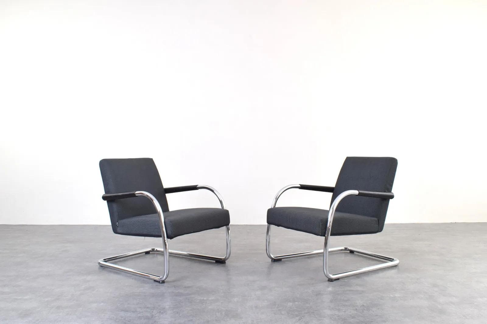Para foteli Visalounge, szary, skóra czarna, chrom, proj. A. Citterio, Vitra, Szwajcaria - 316254