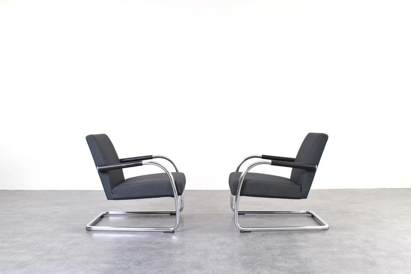 Para foteli Visalounge, szary, skóra czarna, chrom, proj. A. Citterio, Vitra, Szwajcaria - 316259