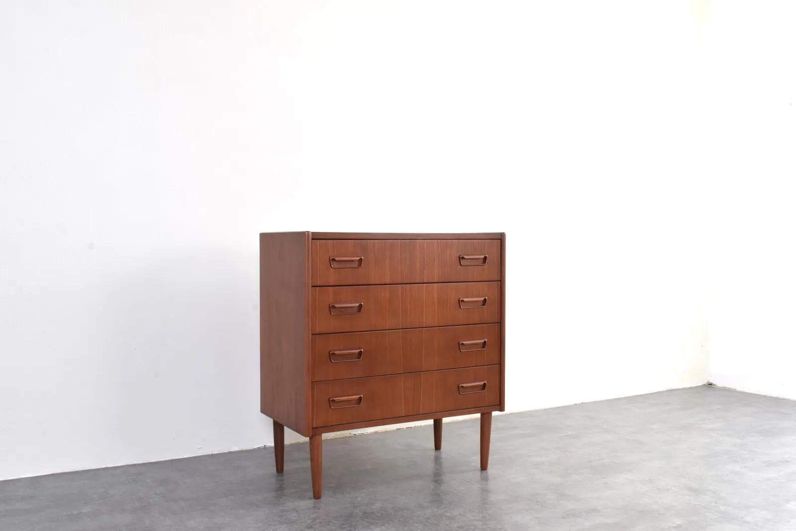 Chest of drawers, brown, teak, Denmark, 1960s. - 316225