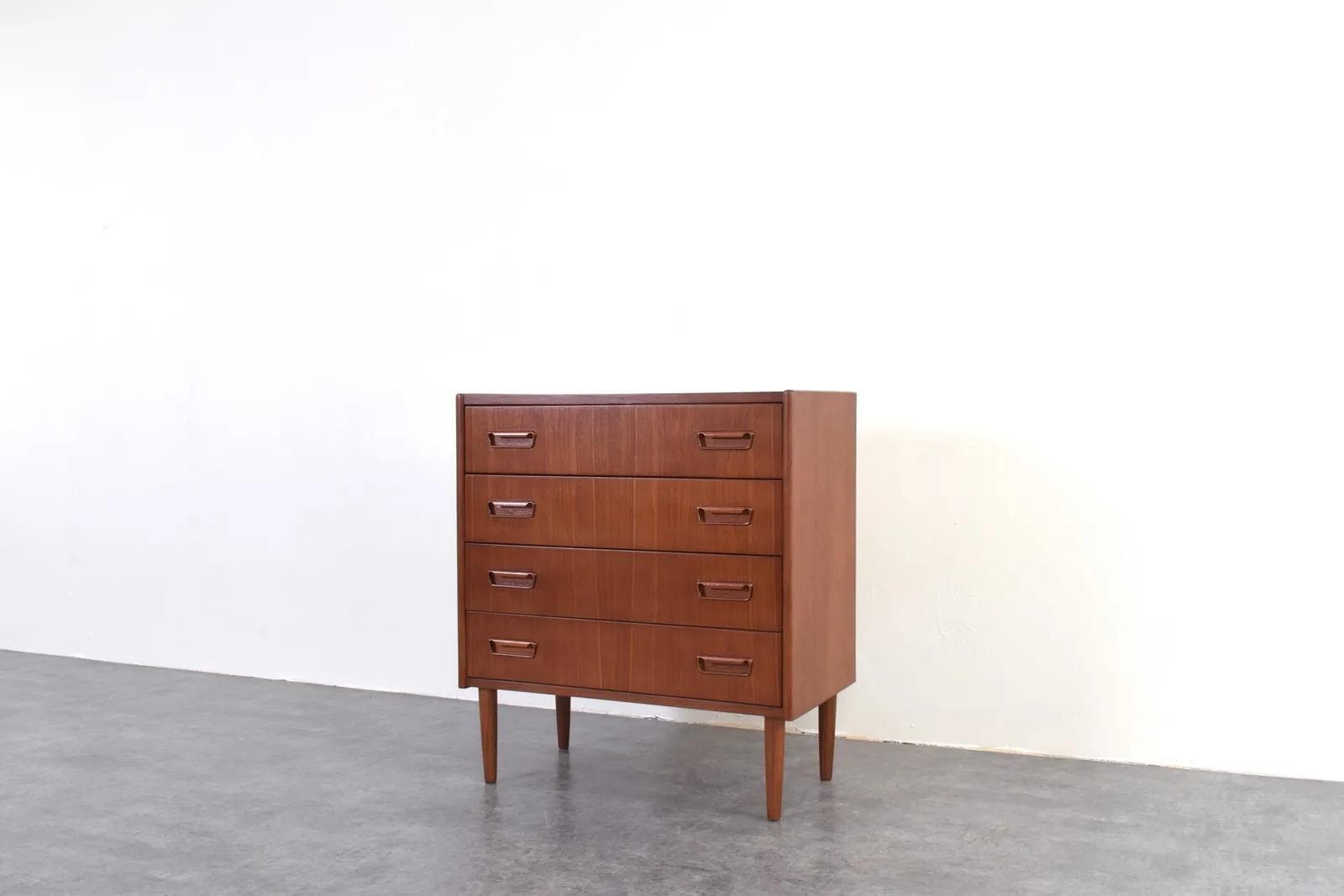 Chest of drawers, brown, teak, Denmark, 1960s. - 316223