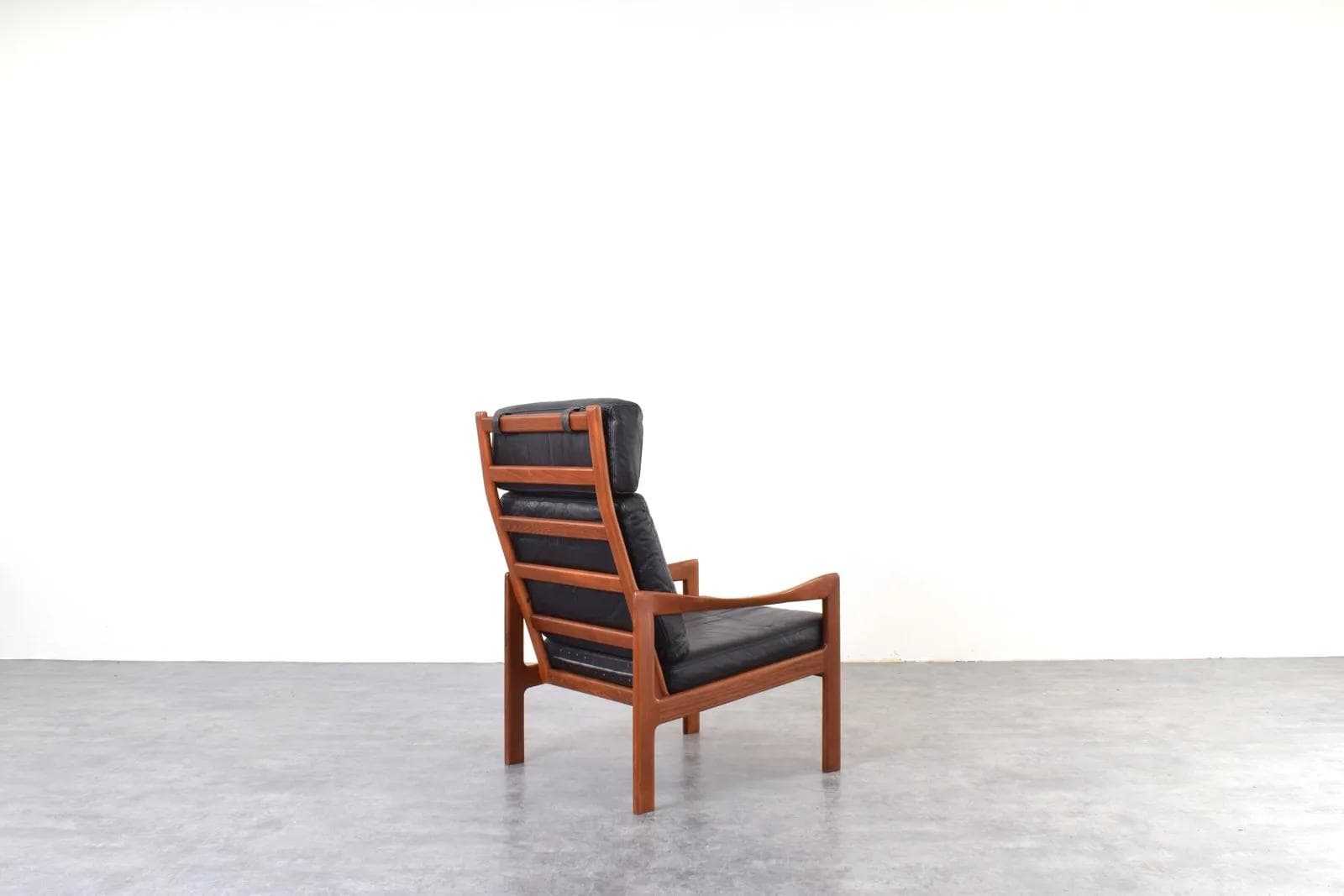 Para foteli, teak brązowy, skóra czarna, proj. I. Wikkelsø, Niels Eilersen, Dania, lata 60. - 316137