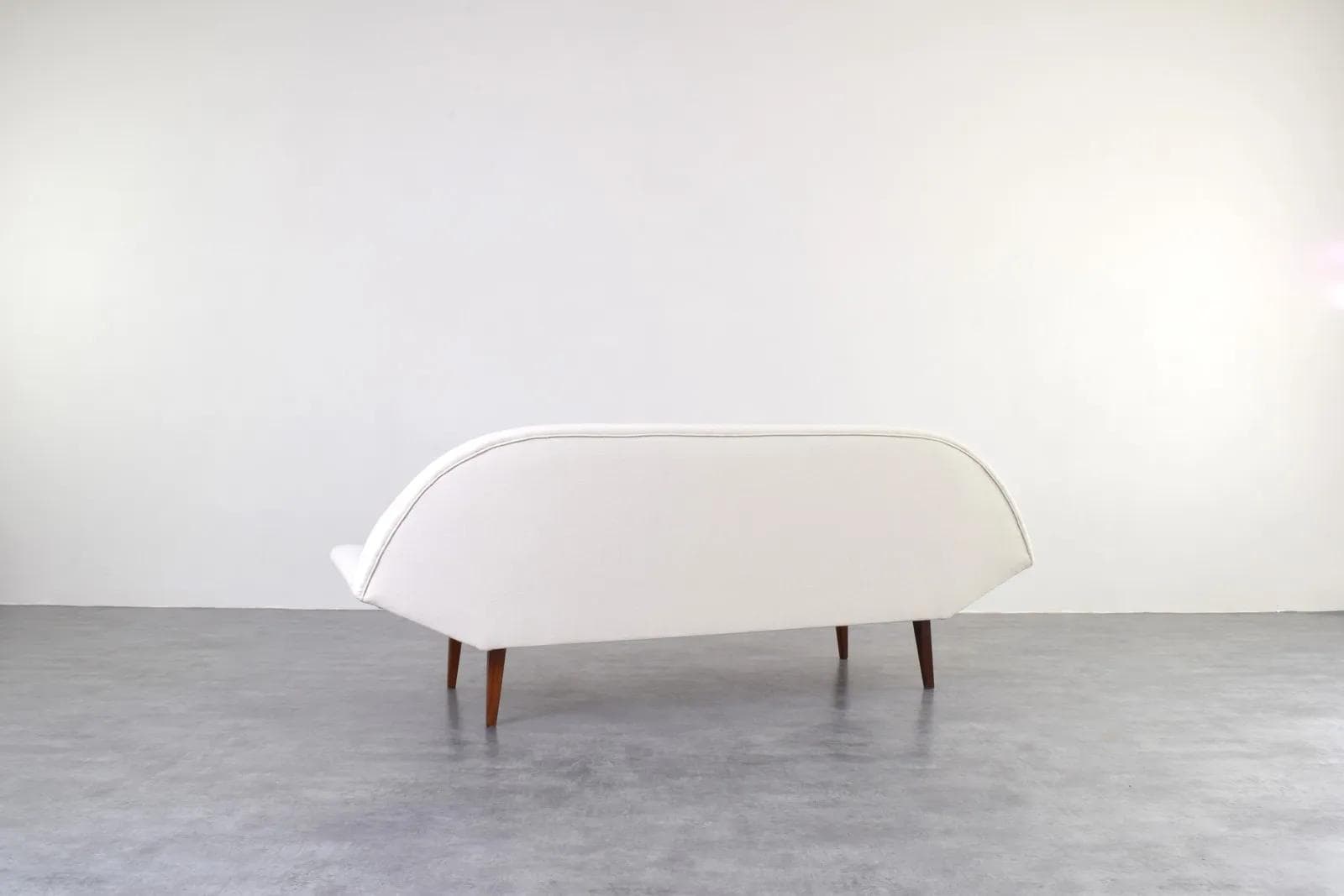 Sofa, beżowa tkanina, teak brązowy, Dania, lata 60. - 316122