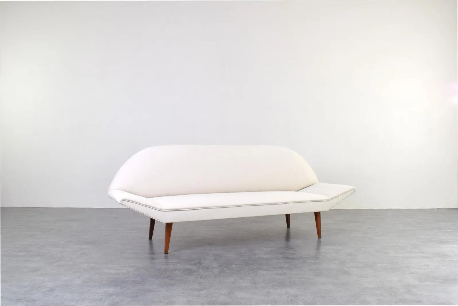 Sofa, beżowa tkanina, teak brązowy, Dania, lata 60. - 316127
