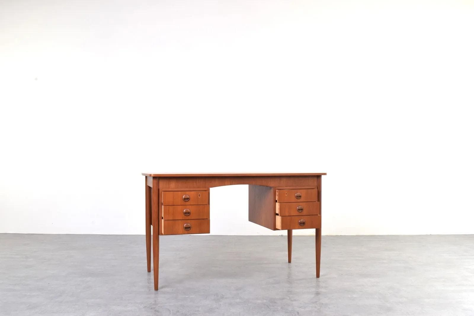 Desk, brown teak, Denmark, 1960s. - 316110
