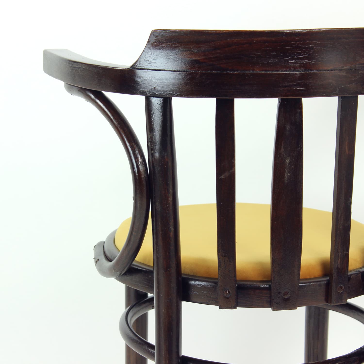 Fotel No. 24, drewno brązowy, velvet złoty, proj. M. Thonet, TON, Czechosłowacja, lata 50. - 314709