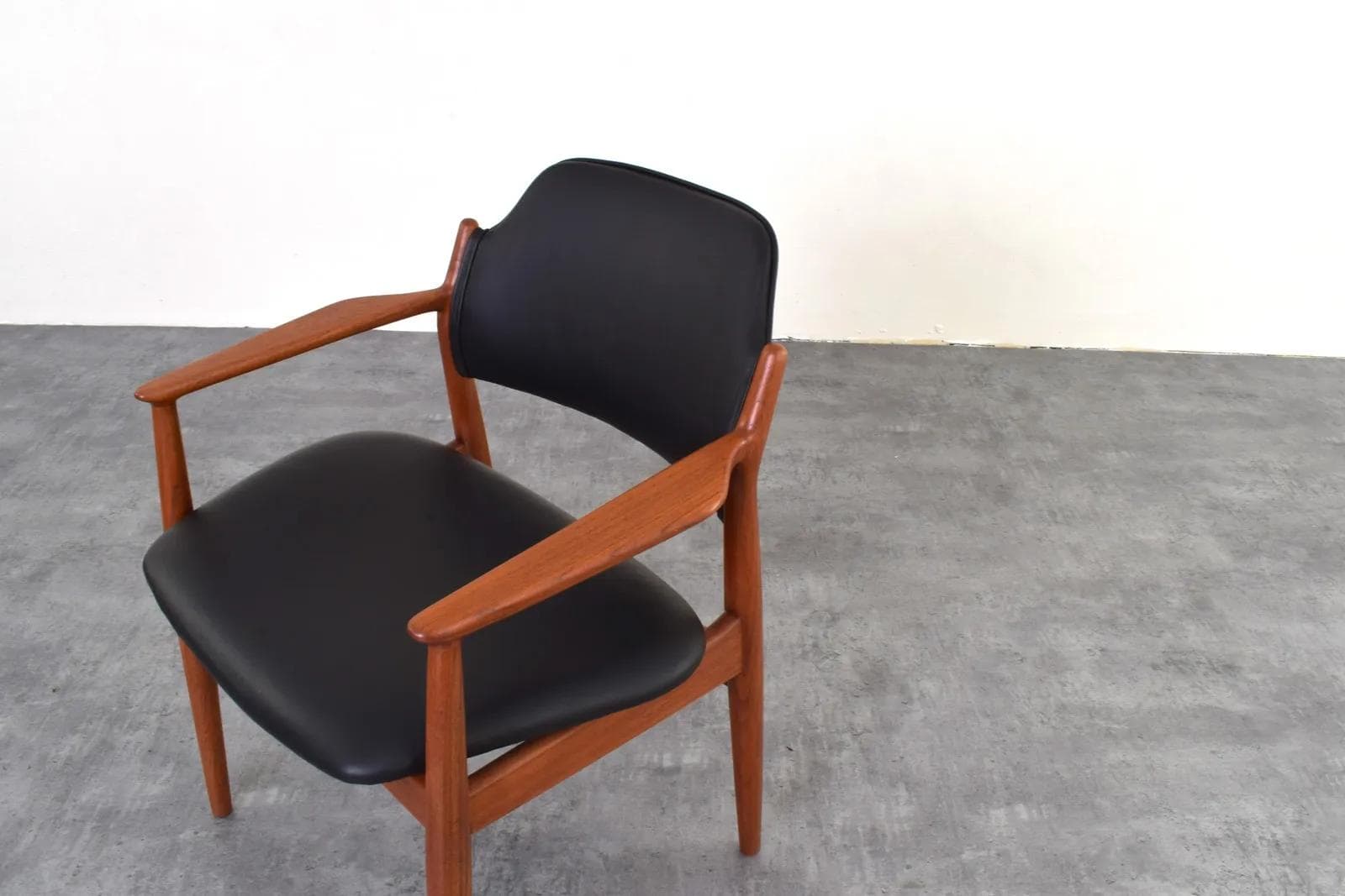 Fotel, teak brązowy, skóra czarna, proj. A. Vodder, Sibast, Dania, lata 60. - 316047
