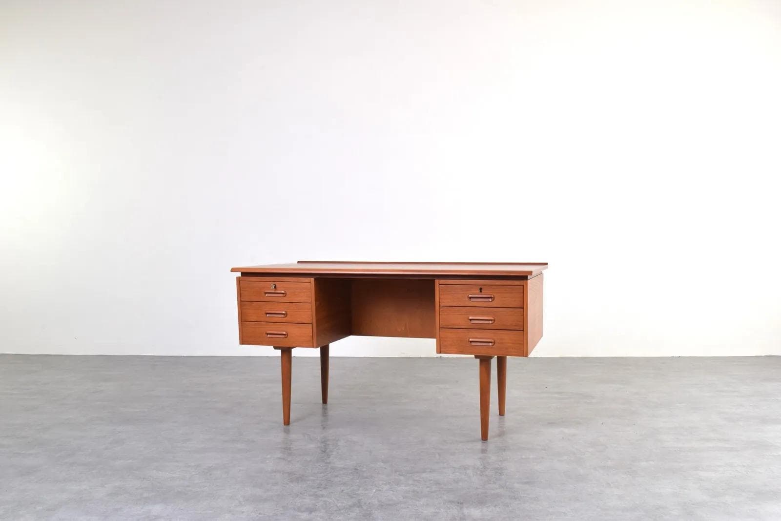 Desk, brown, teak, Denmark, 1960s - 316014