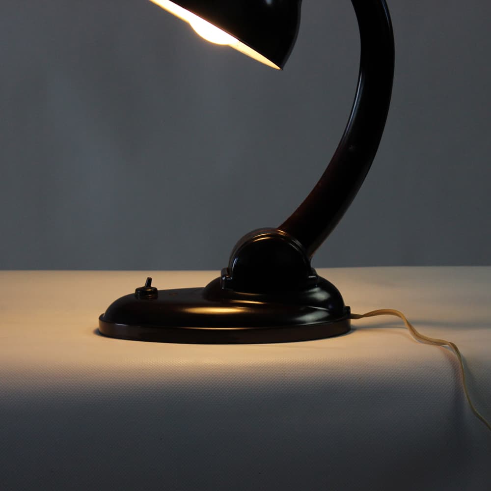 Lampa stołowa 11126, bakelit ciemnobrązowy, proj. E. K. Cole, Czechosłowacja, lata 50. - 314719
