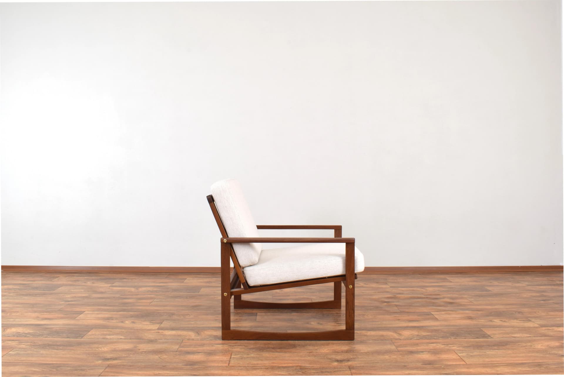 Fotel, teak brązowy, tkanina beżowa, Dania, lata 60. - 315911